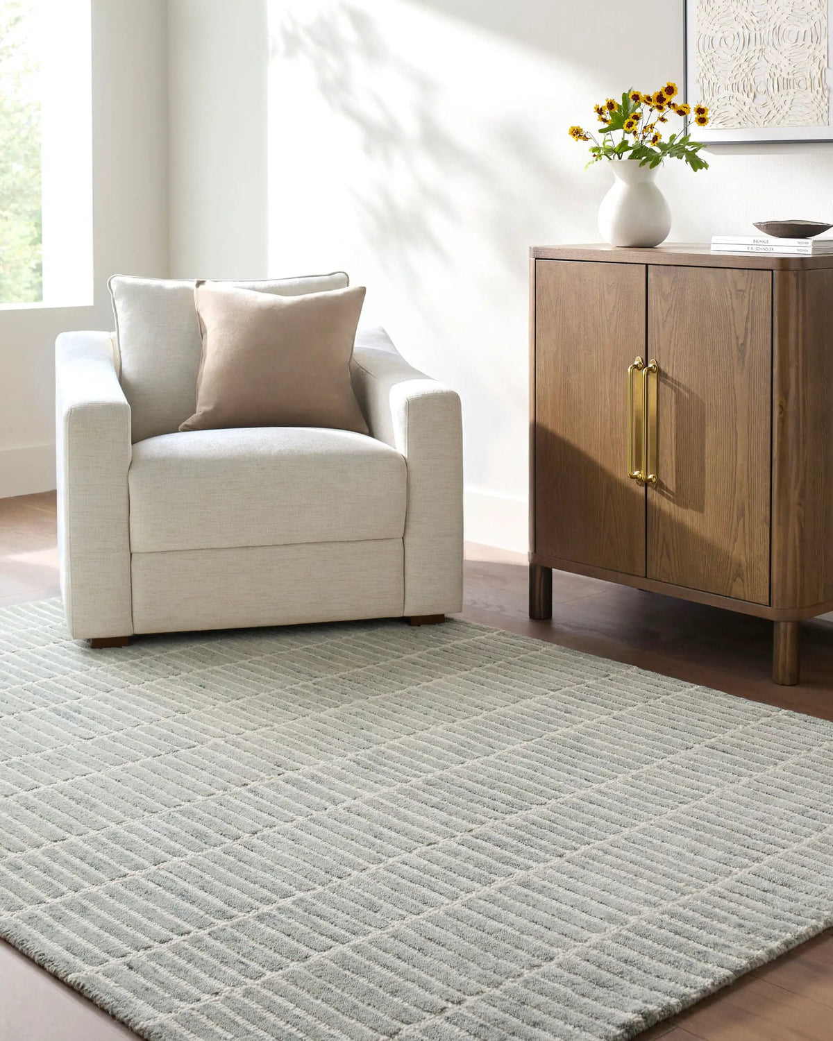 LIVABLISS Vista VIT-2302 Light-Gray Area Rug