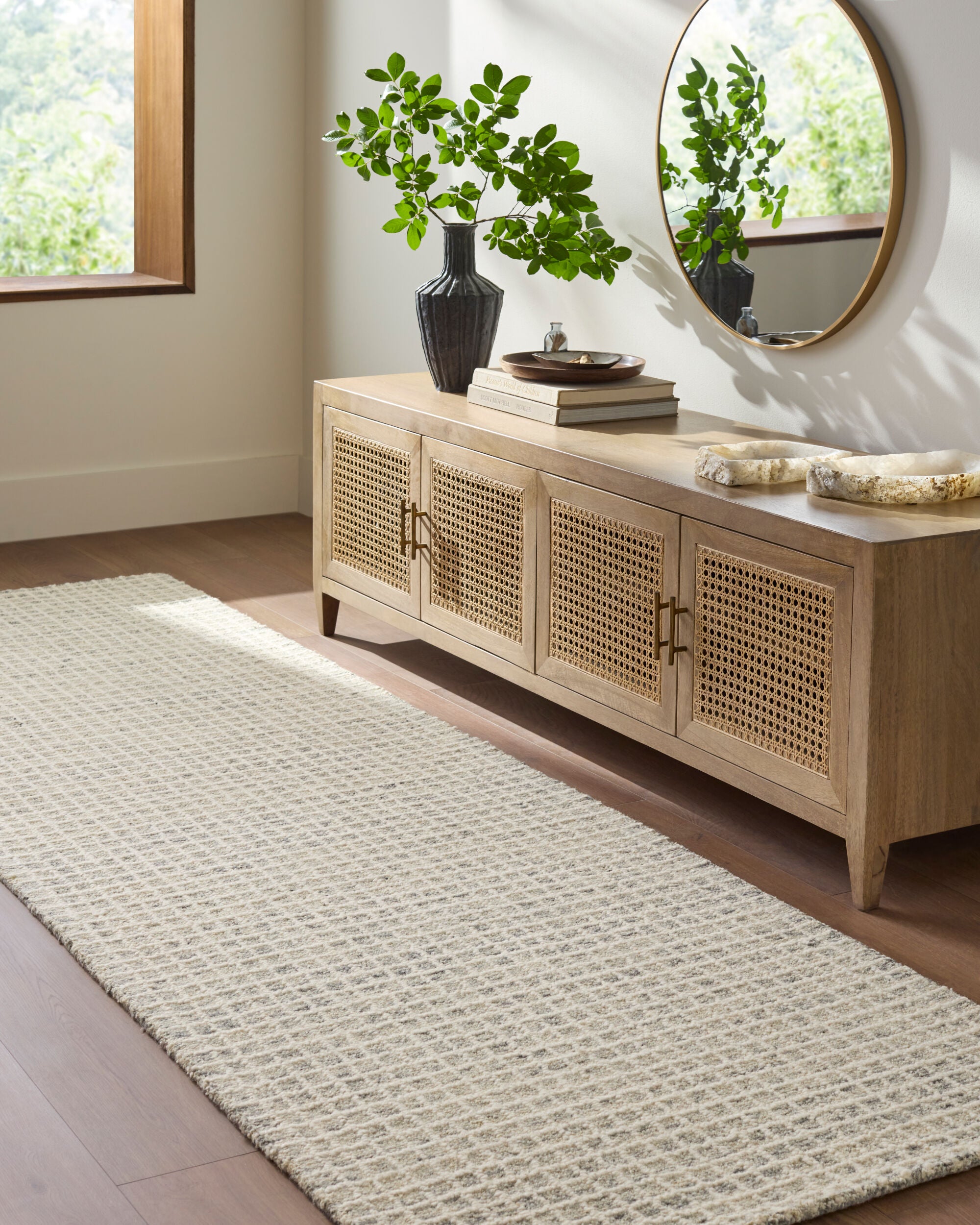 Andreas VVAN-2300 Ivory Area Rug
