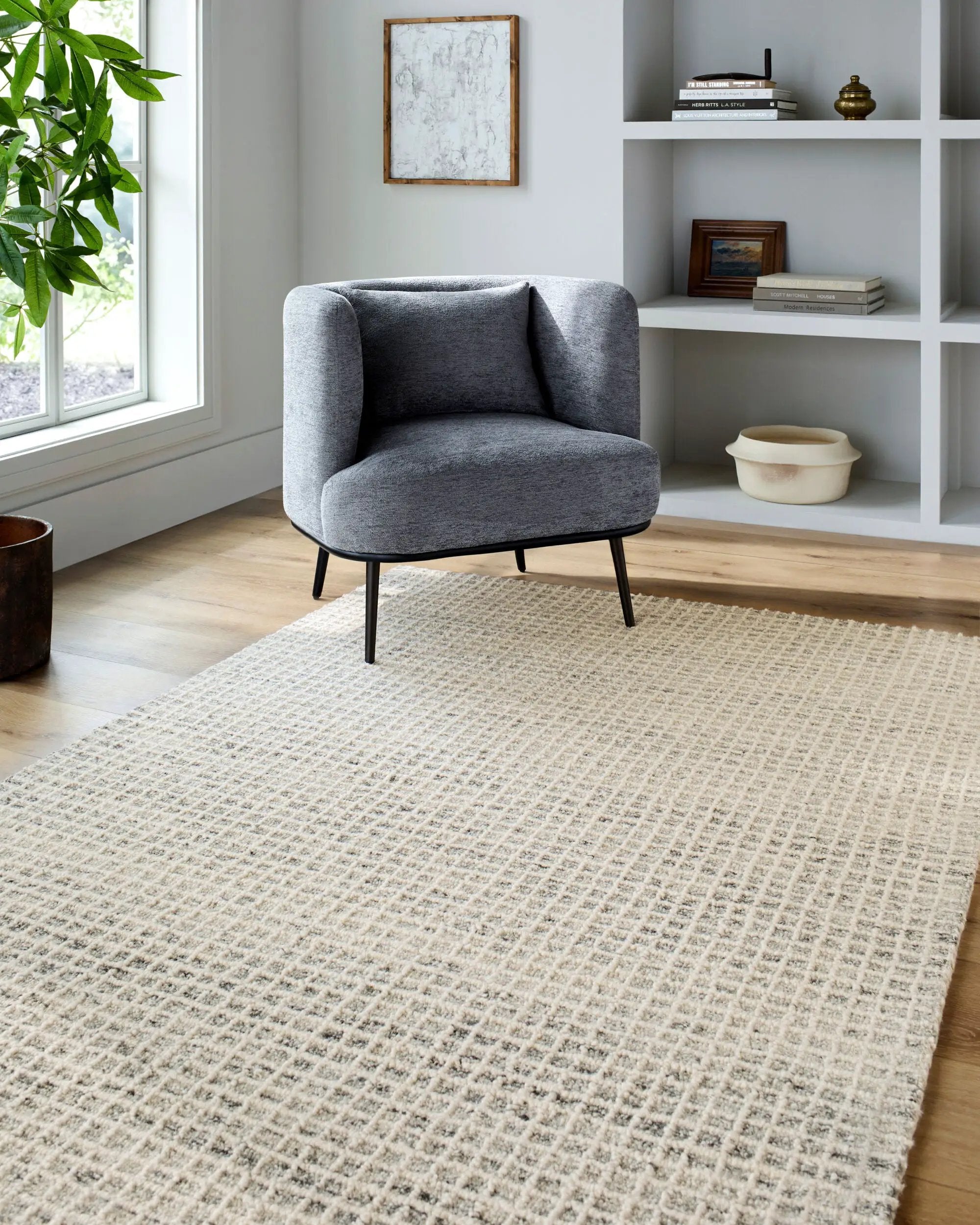 Andreas VVAN-2300 Ivory Area Rug by LIVABLISS