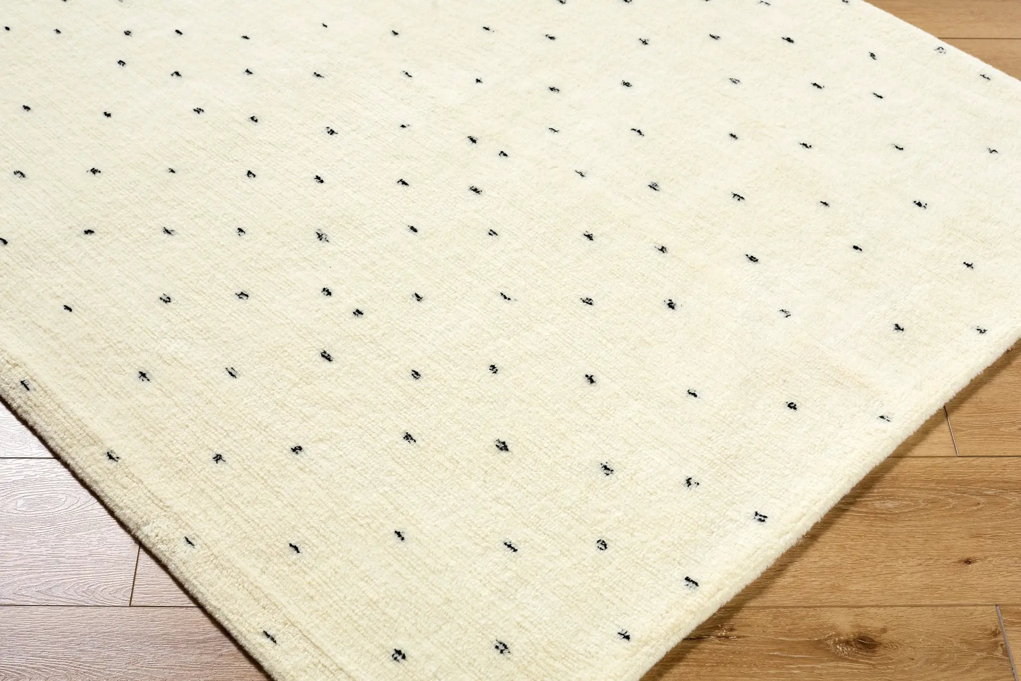 Wooly WOL-2303 Ivory Area Rug by LIVABLISS