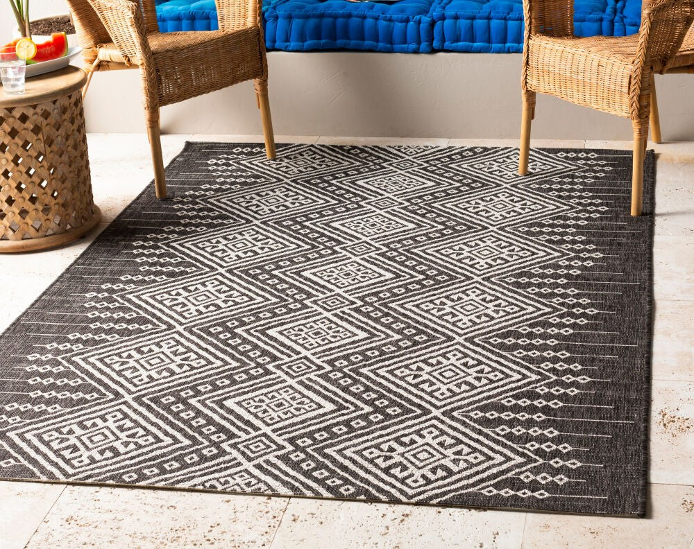 Livabliss Eagean area rug collection! Machine-woven from polypropylene, they resist fading, water, making them perfect for indoor and outdoor use.