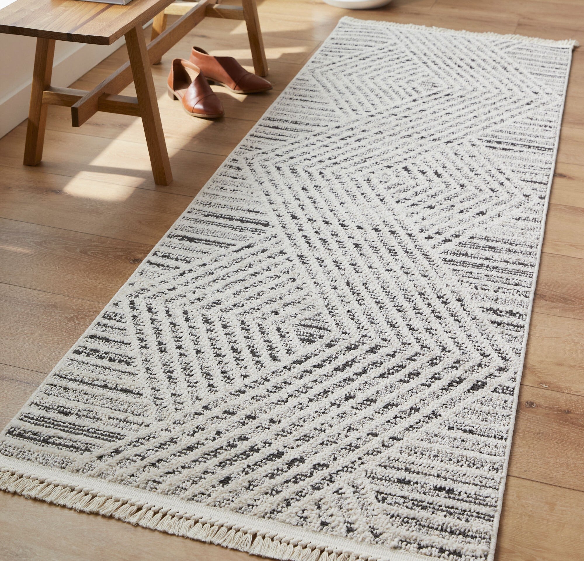 Livabliss Berlin Rug Collection. Machine woven with polypropylene and polyester, perfect for high traffic areas 