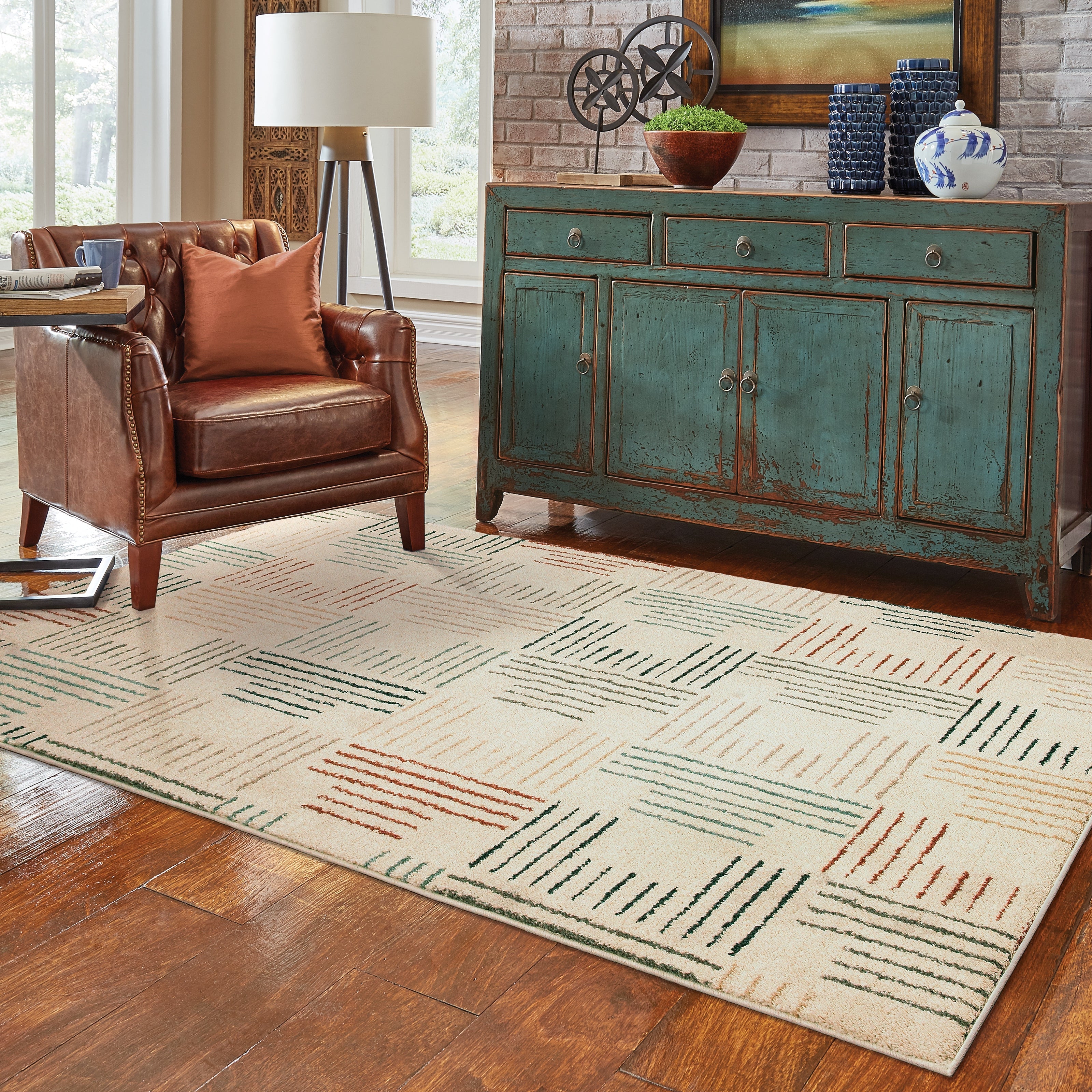 The Oriental Weavers Carson collection combines simplicity and sophistication with essential, modern designs. Featuring matte, pigmented colors and clean patterns, these pieces create an inviting living space.