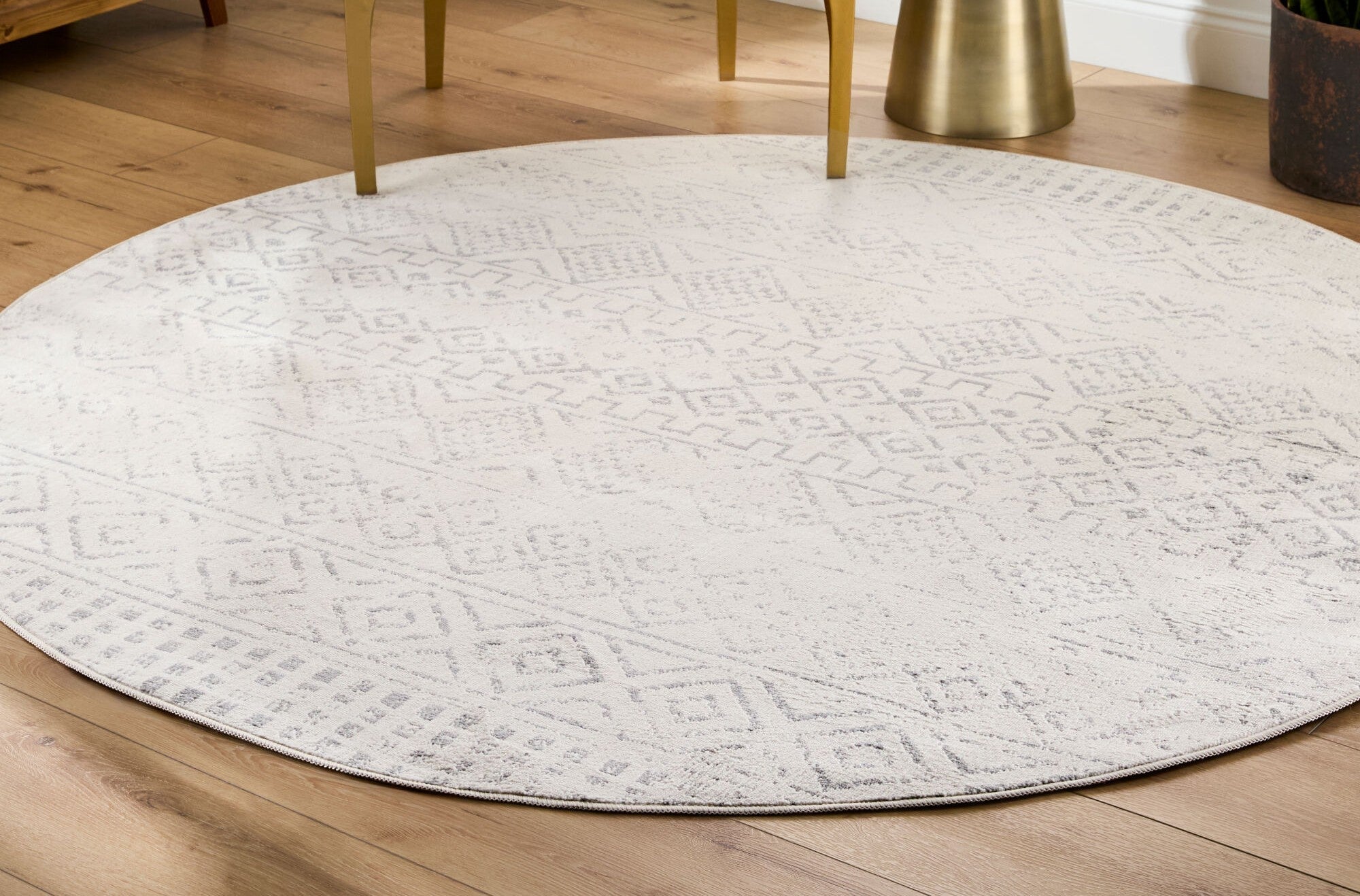 Livabliss Roma Rug Collection. Available in Round Rug, Square Rug, Rectangular Rug and Hallway Runner.