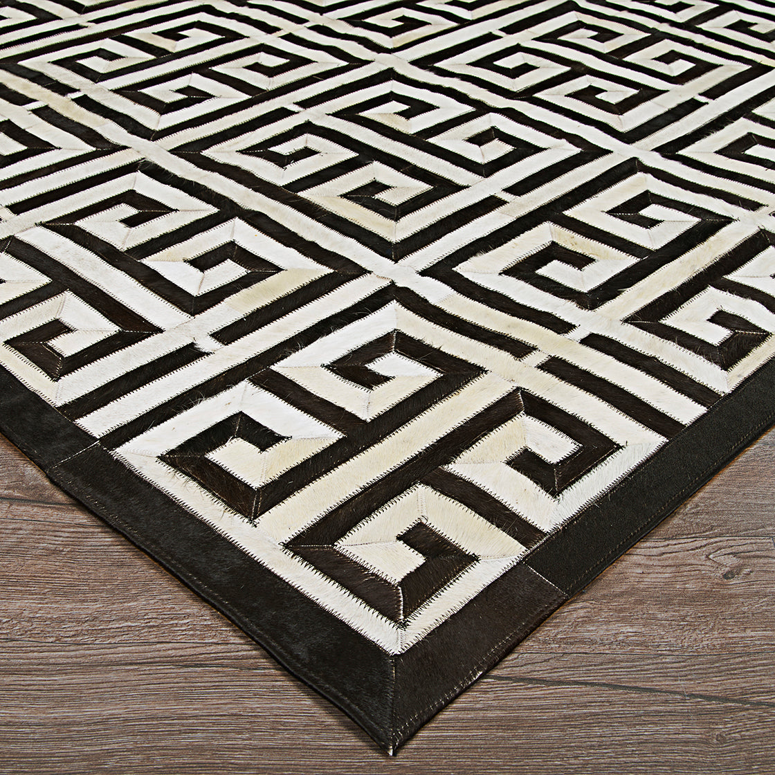 Couristan Chalet Meander Black/Ivory Area Rug
