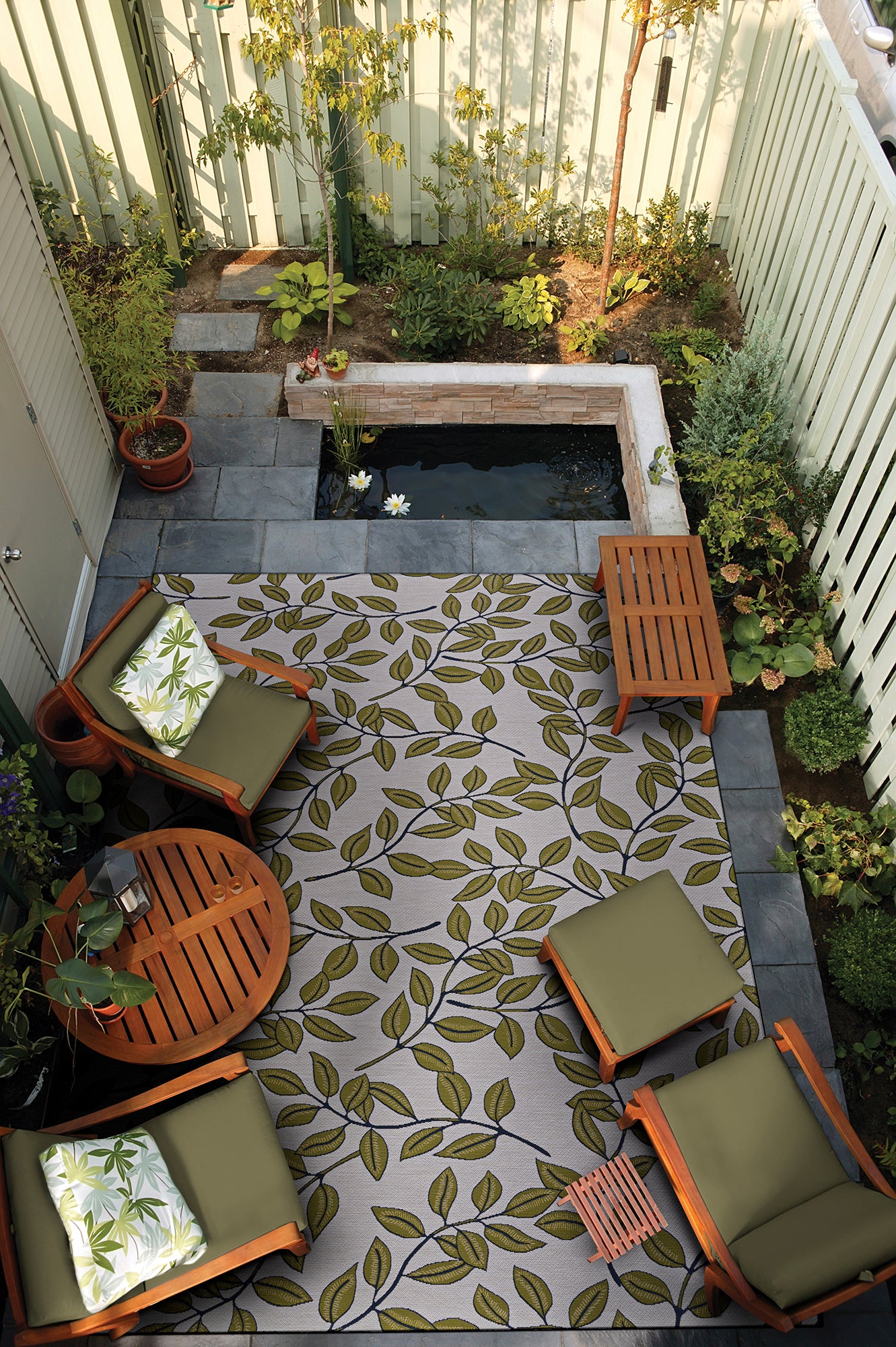 Couristan Dolce Summer Ivy 7512-0045 Olive Area Rug