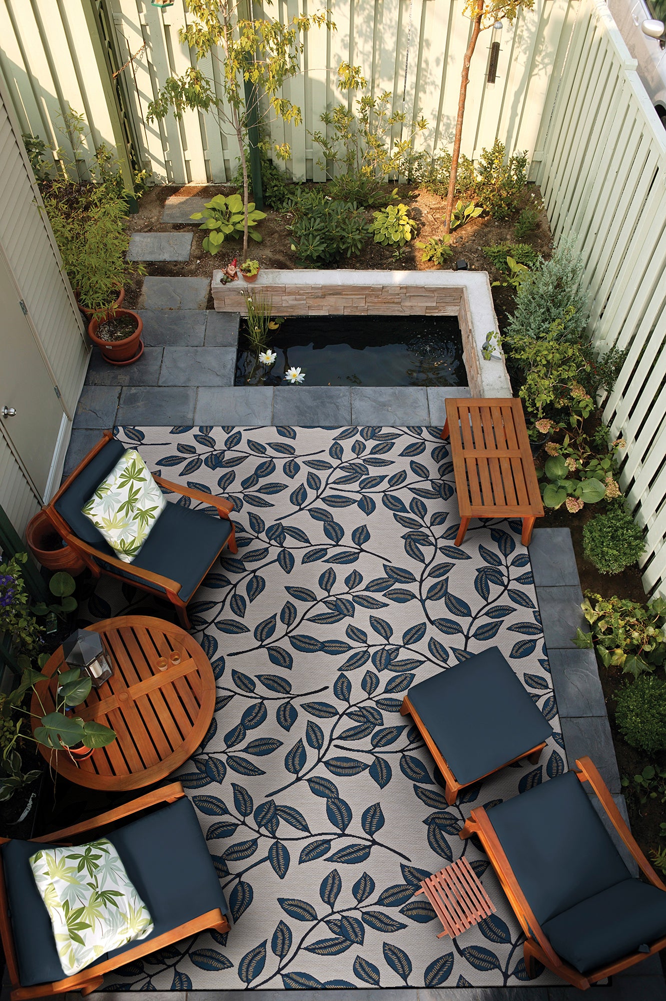 Couristan Dolce Summer Ivy 7512-0845 Slate Blue Area Rug