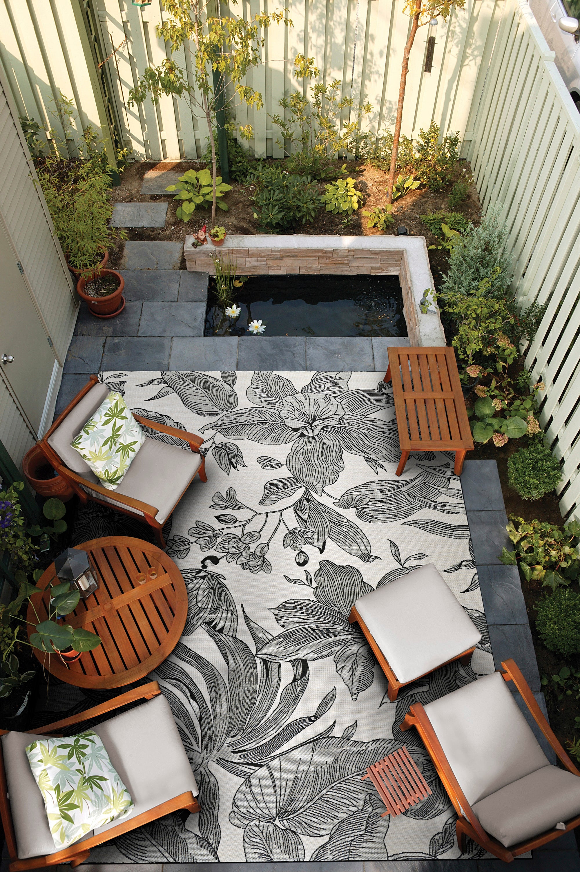 Couristan Dolce Flora 7517-0001 Snow Area Rug