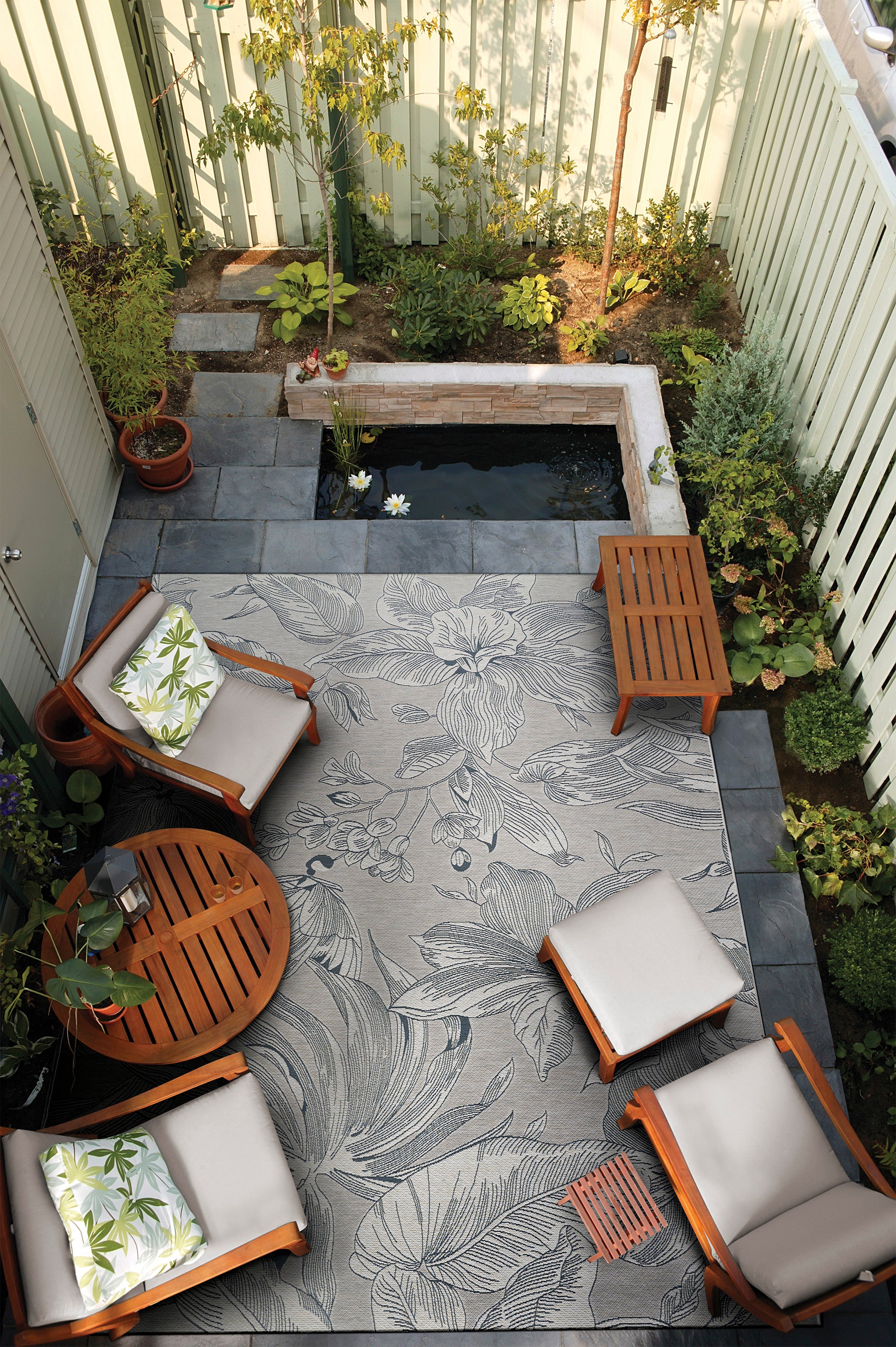 Couristan Dolce Flora 7517-5001 Argento Area Rug