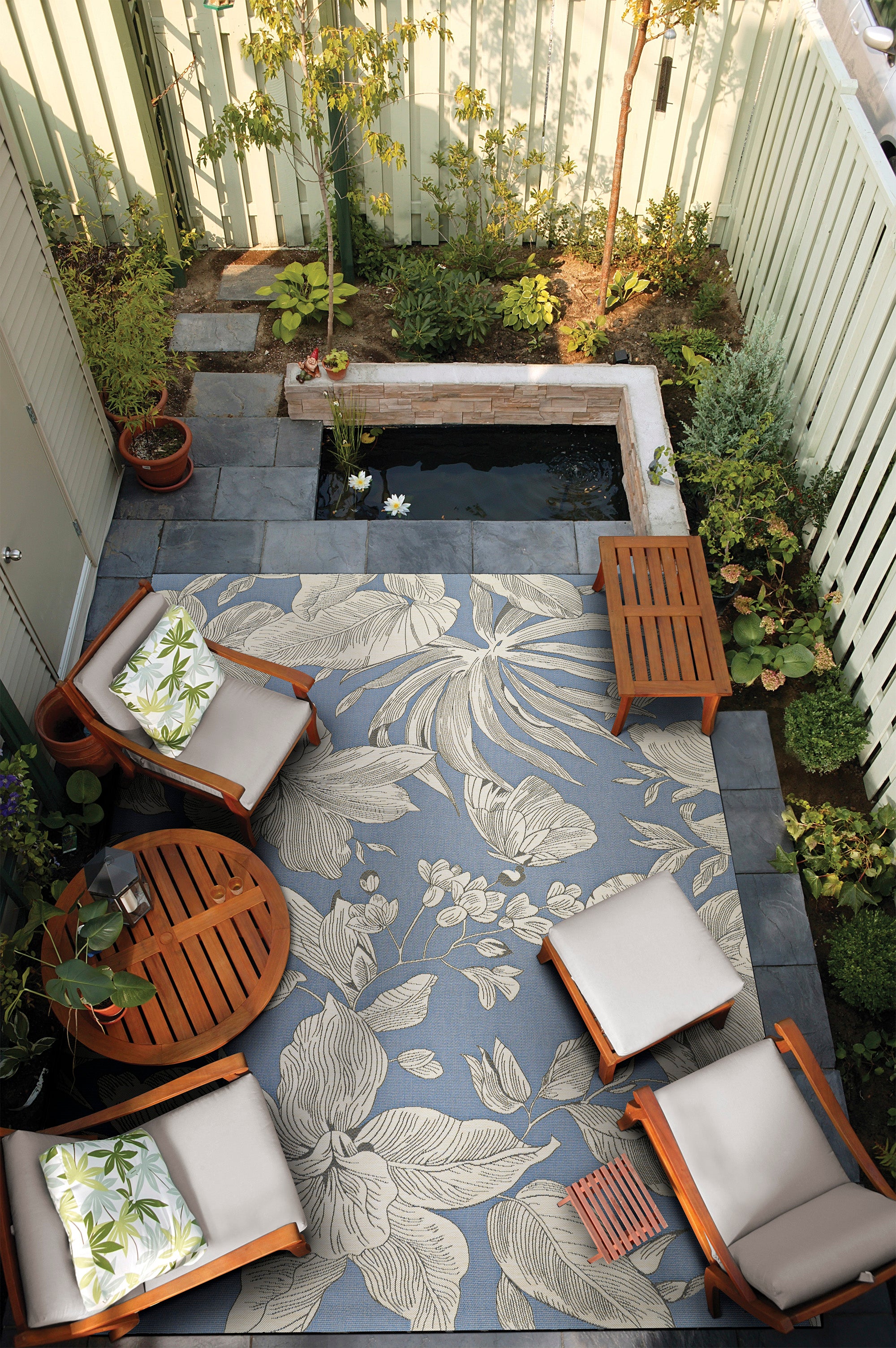 Couristan Dolce Flora 7517-5202 ice Area Rug