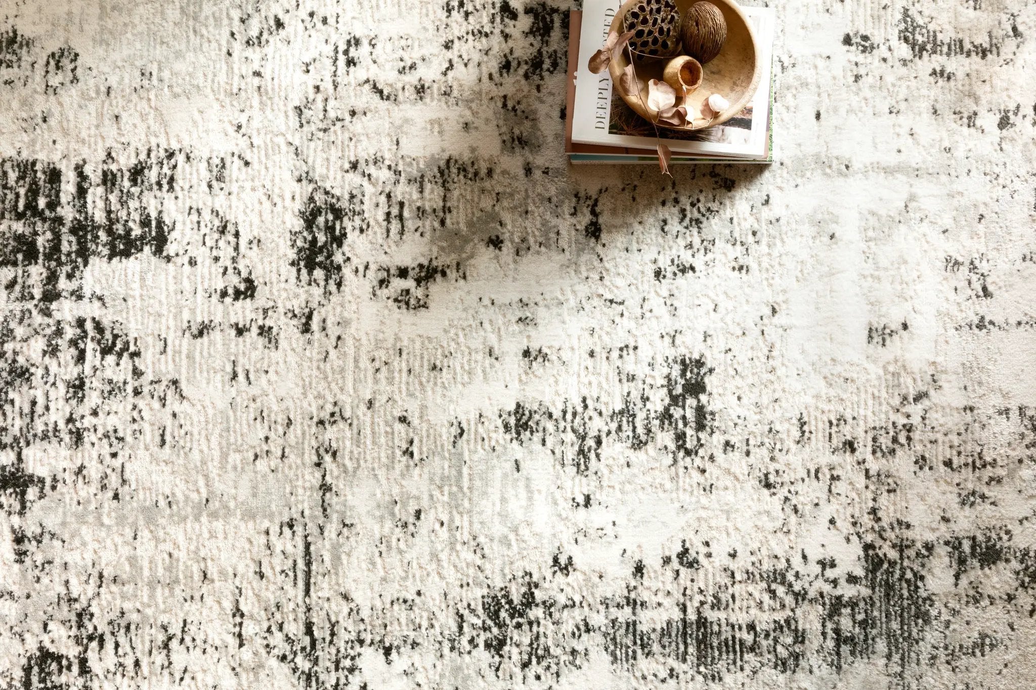 Alchemy ALC-04 Silver / Graphite Area Rug by Loloi