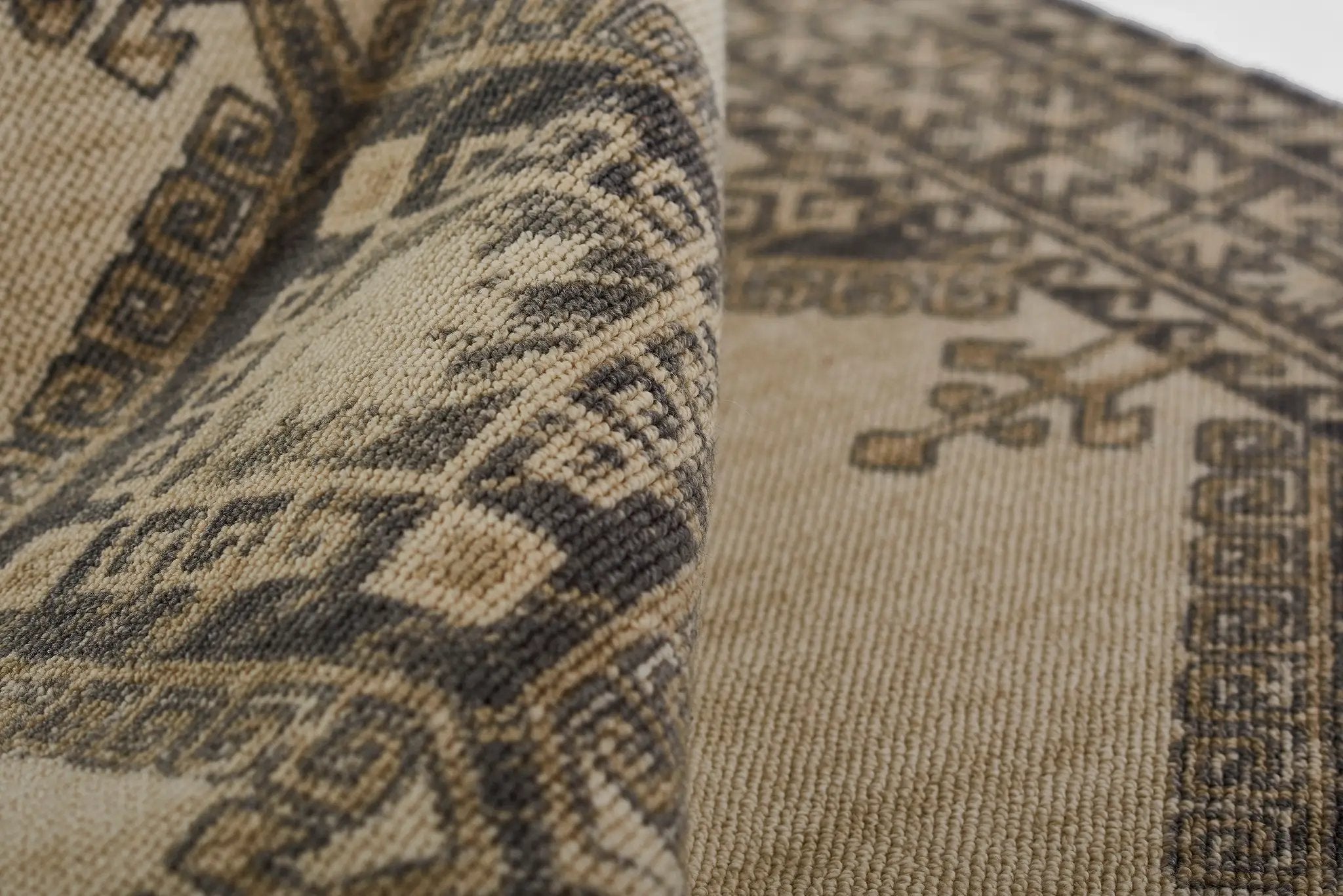 Anatolia ANA-10 Charcoal Area Rug by Momeni