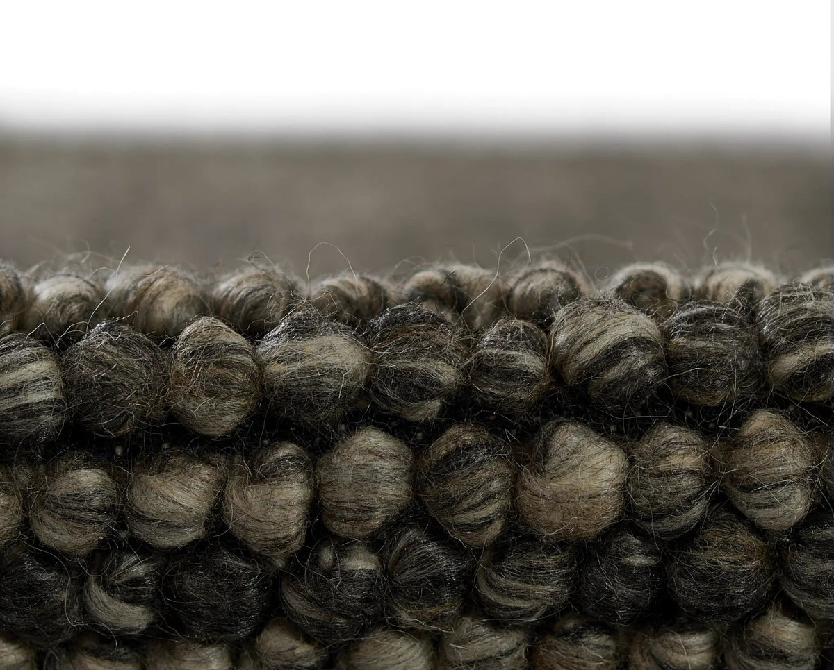 Andes AND-8 Charcoal Area Rug by Momeni