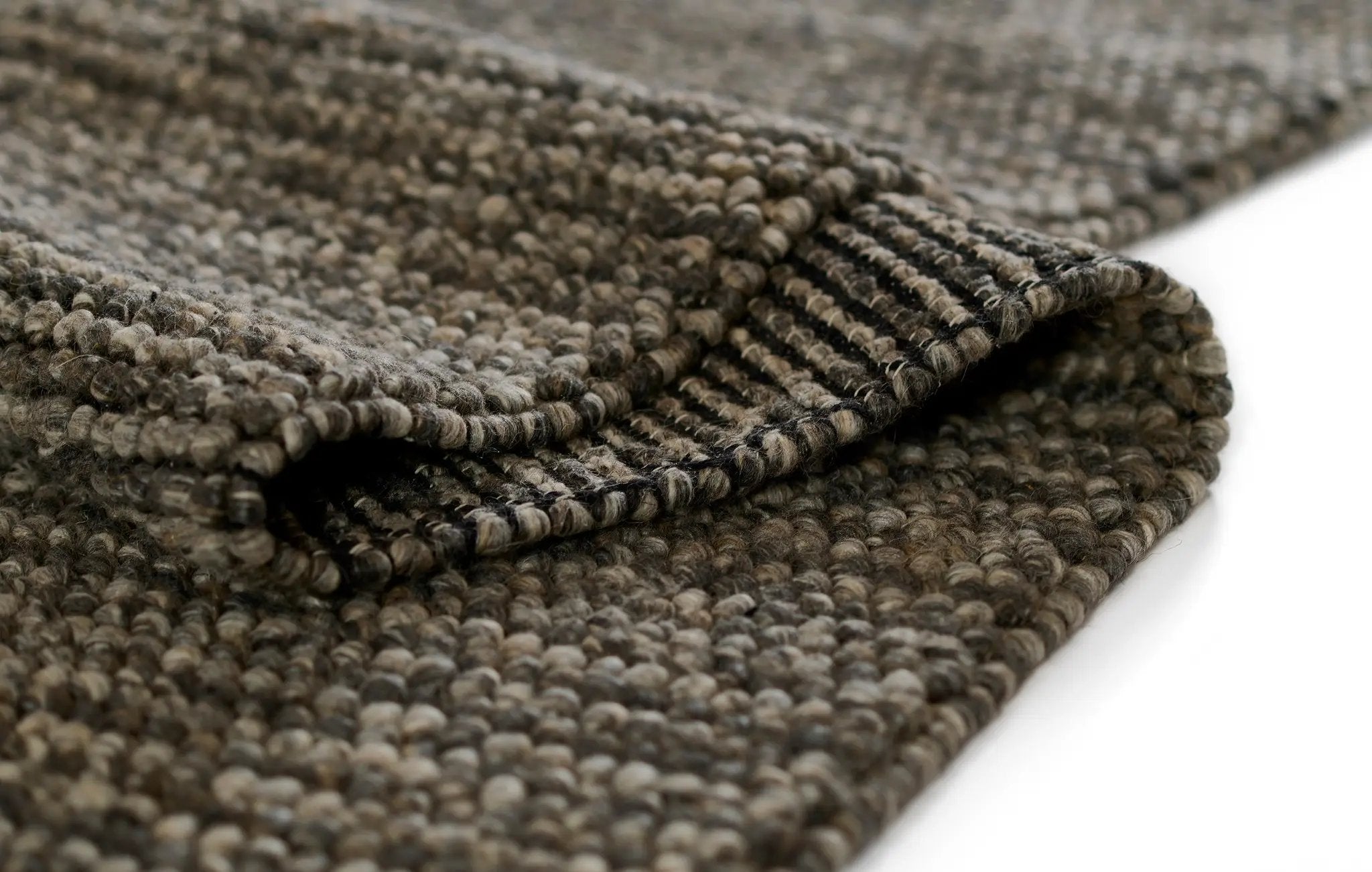 Andes AND-8 Charcoal Area Rug by Momeni