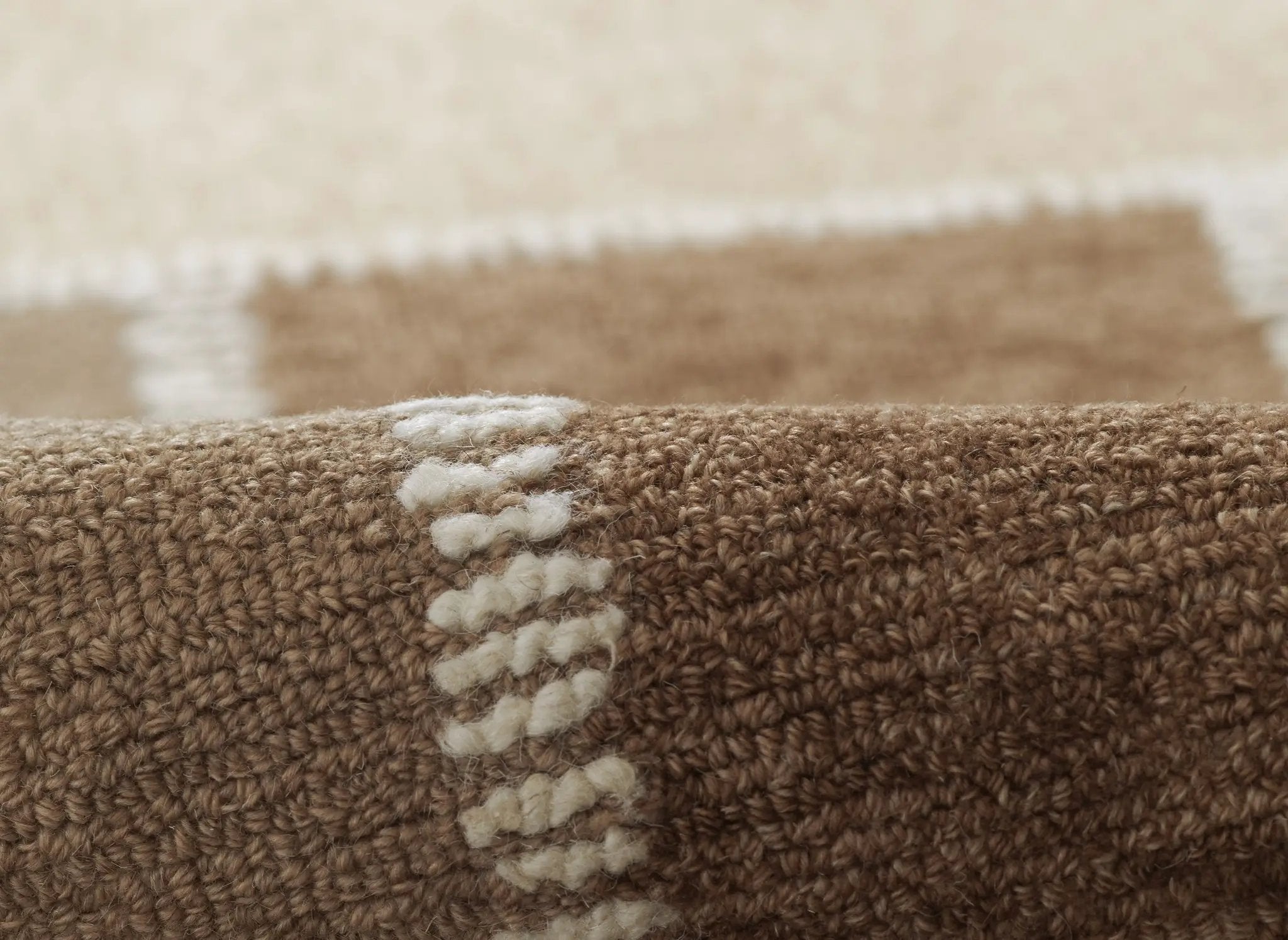 Archer ARC-4 Beige Area Rug by Momeni