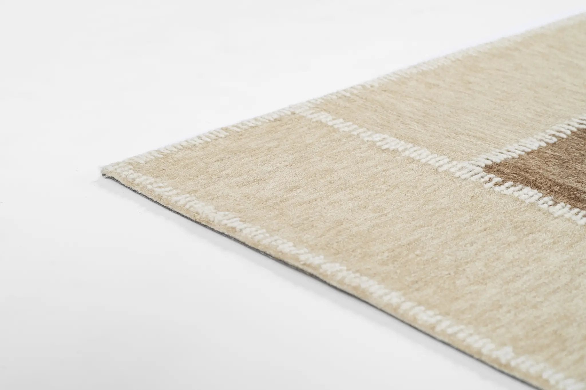 Archer ARC-4 Beige Area Rug by Momeni