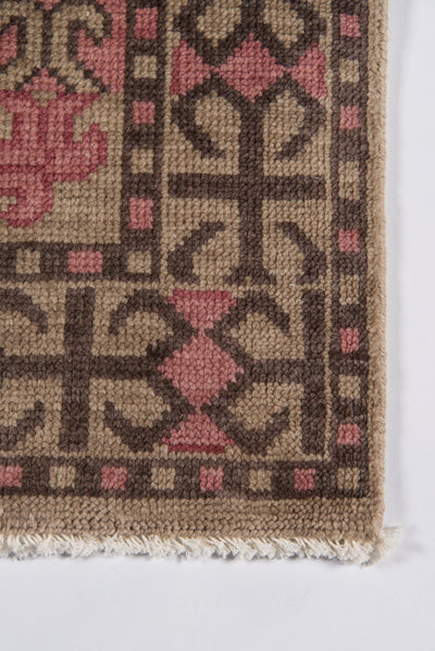 Momeni Banaras BNR-5 Pink Hand Knotted Area Rug