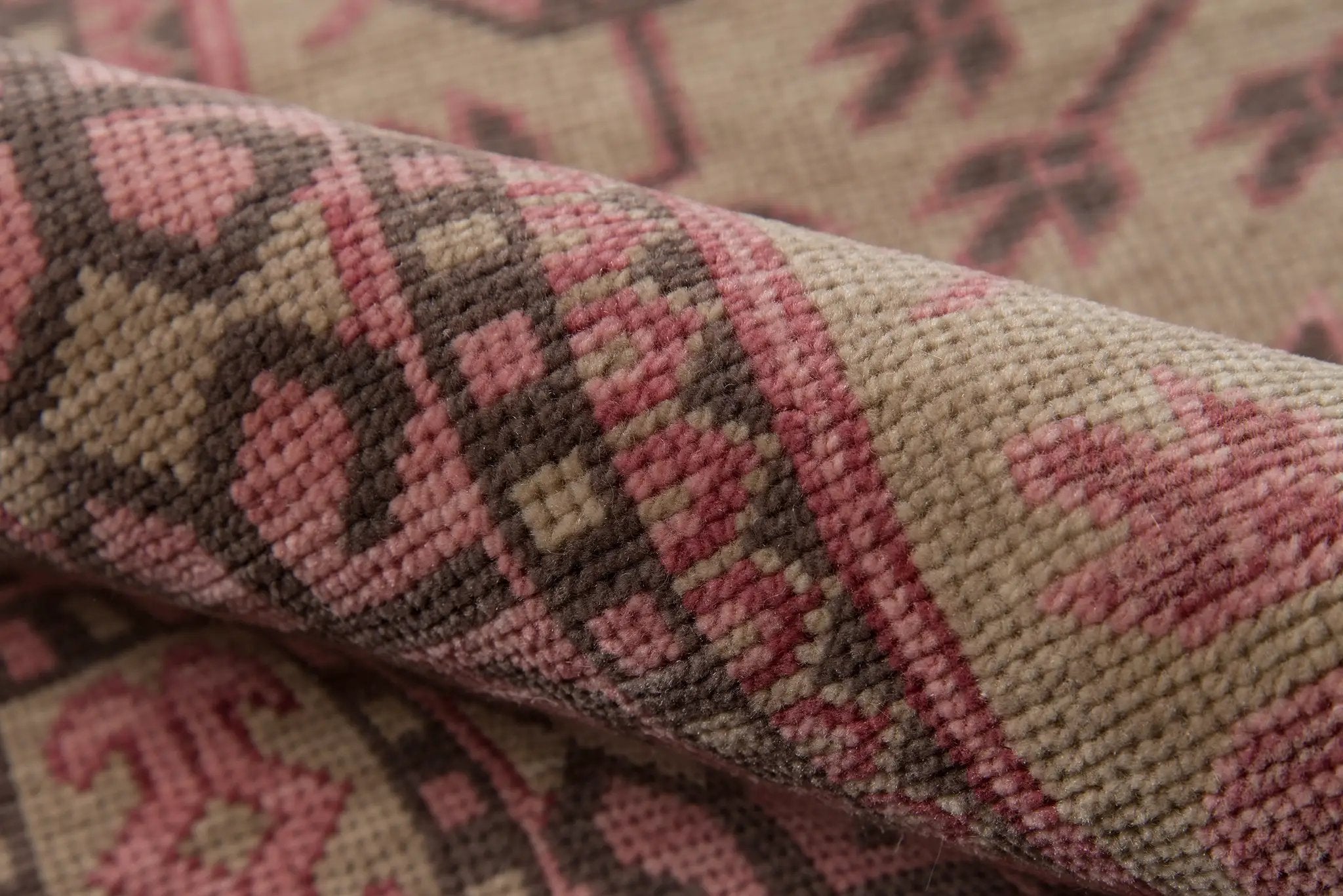 Banaras BNR-5 Pink Area Rug by Momeni