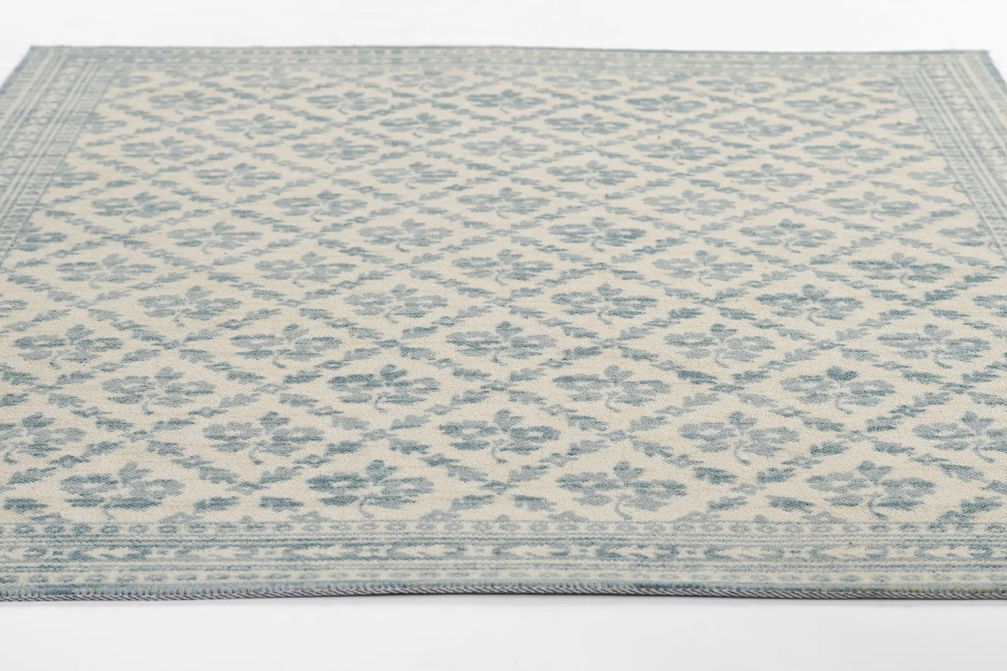 Bibury BIB-1 Blue Area Rug by Momeni
