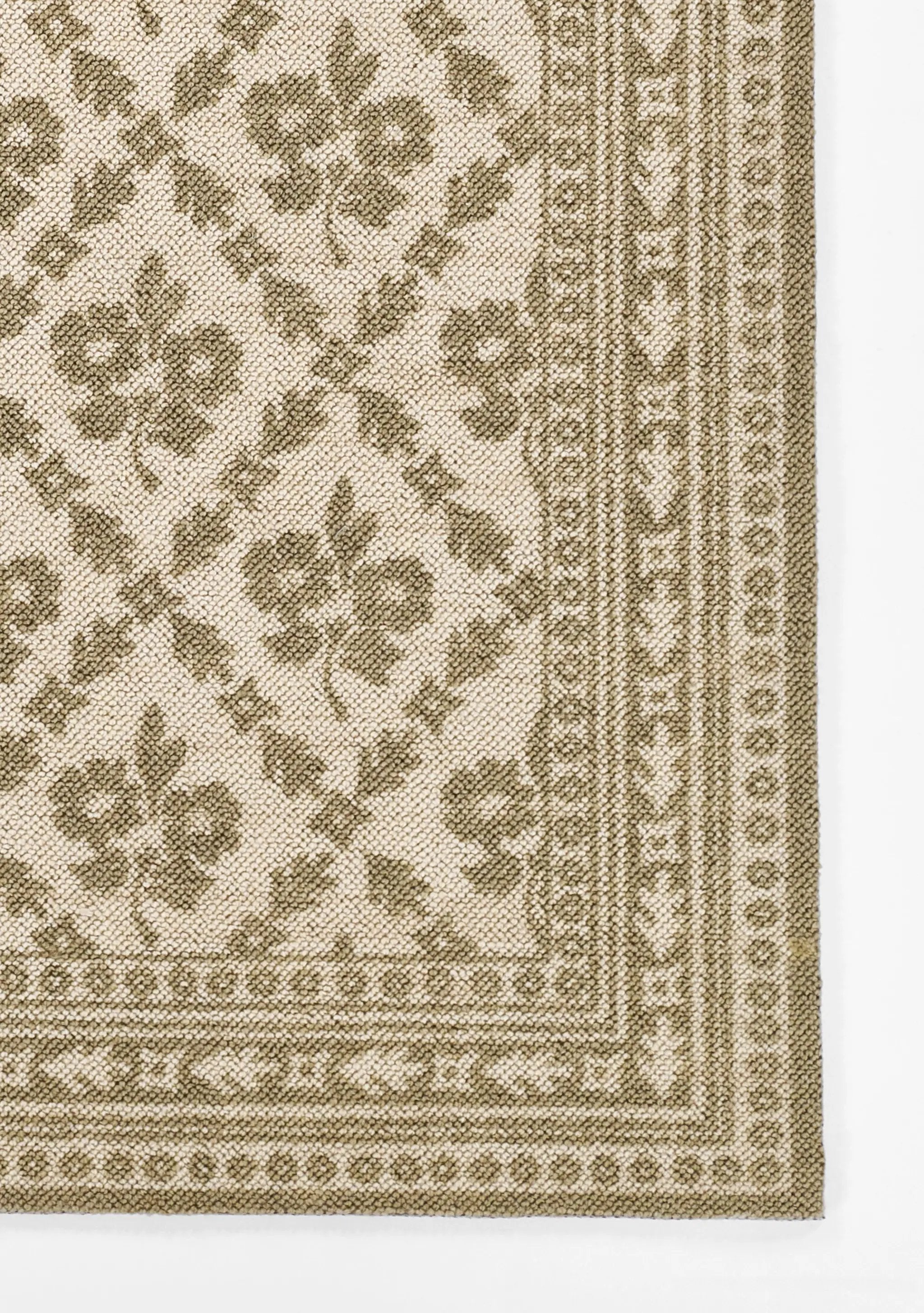 Bibury BIB-1 Green Area Rug by Momeni