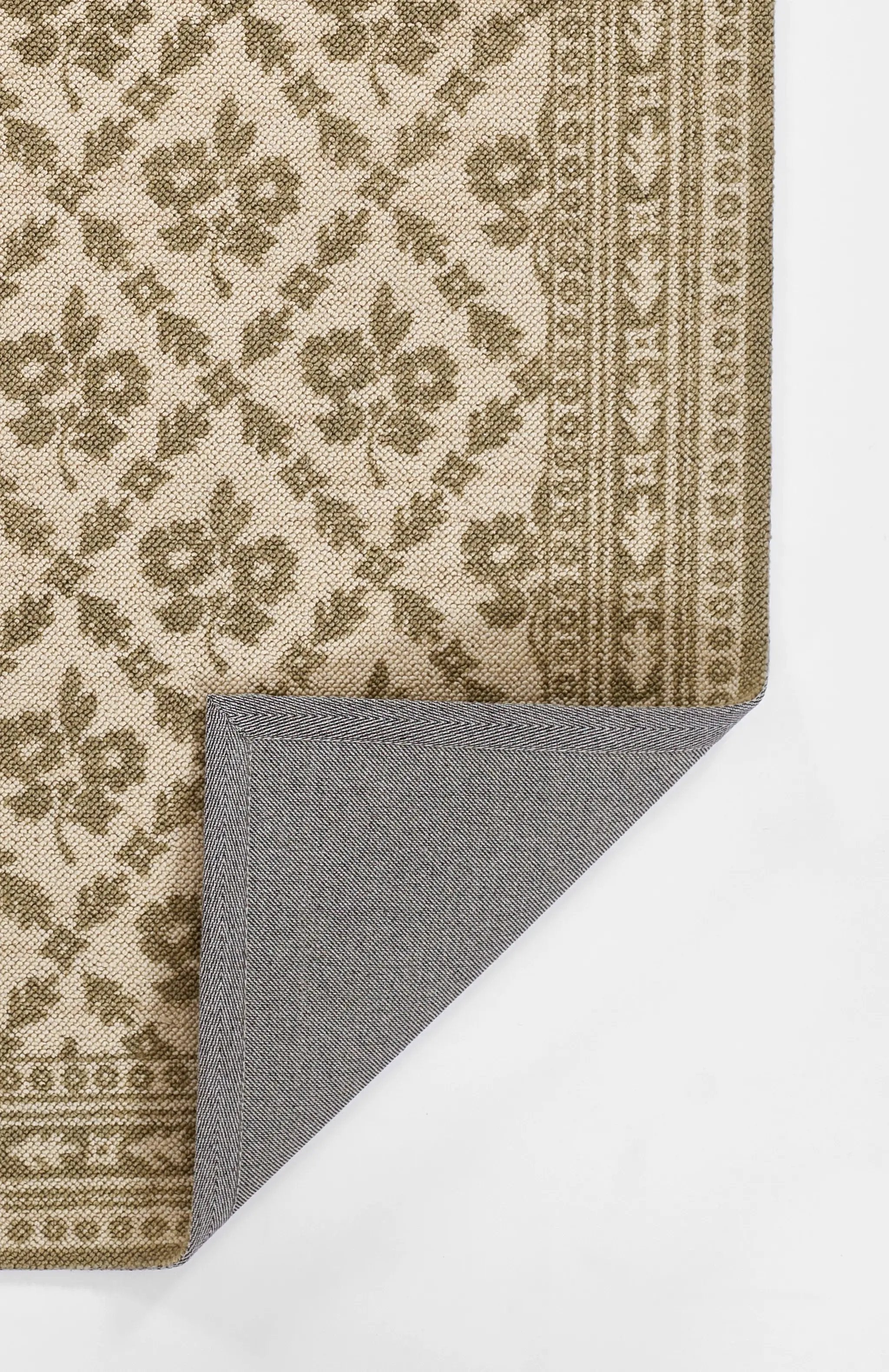 Bibury BIB-1 Green Area Rug by Momeni