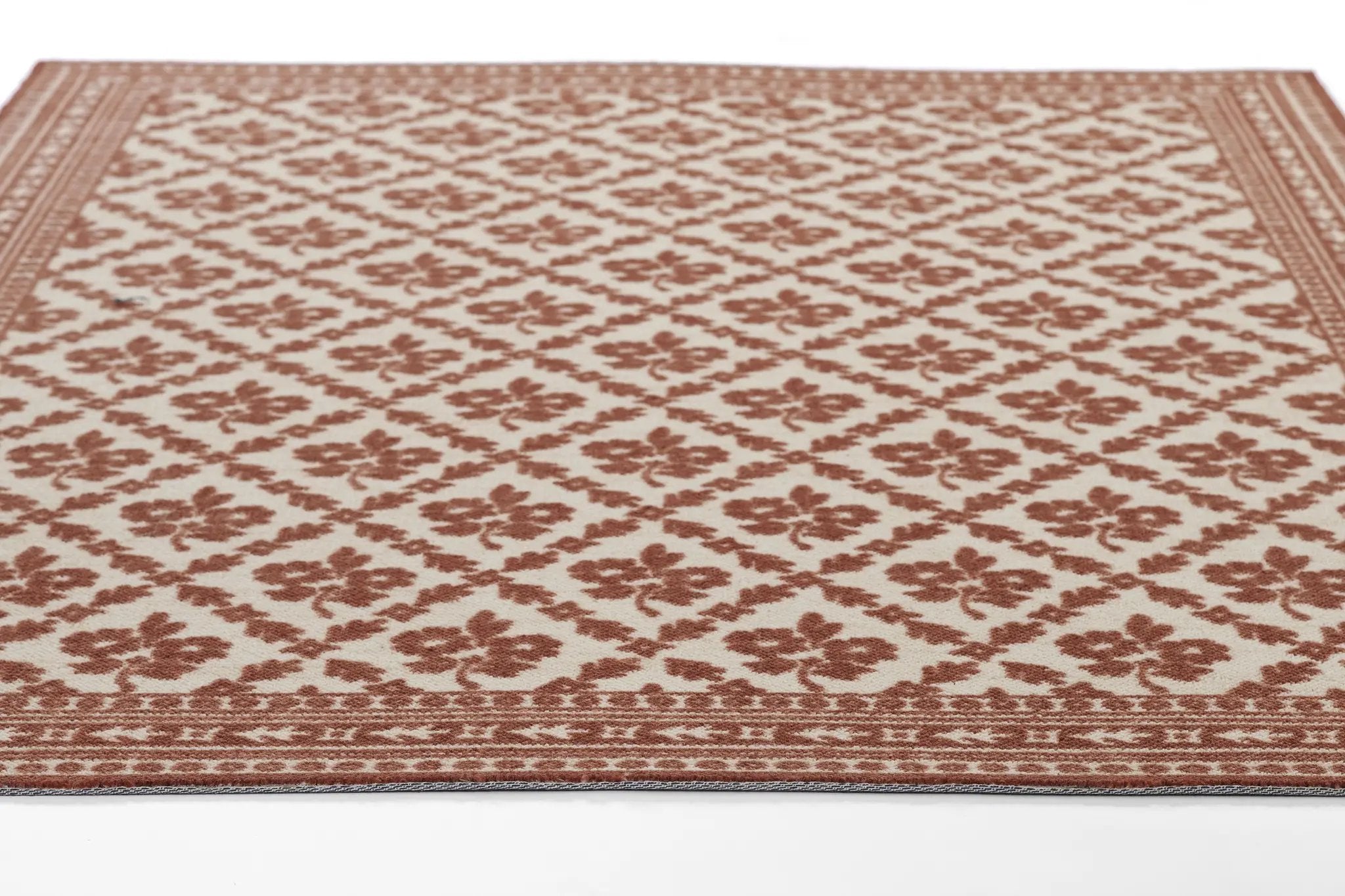 Bibury BIB-1 Red Area Rug by Momeni