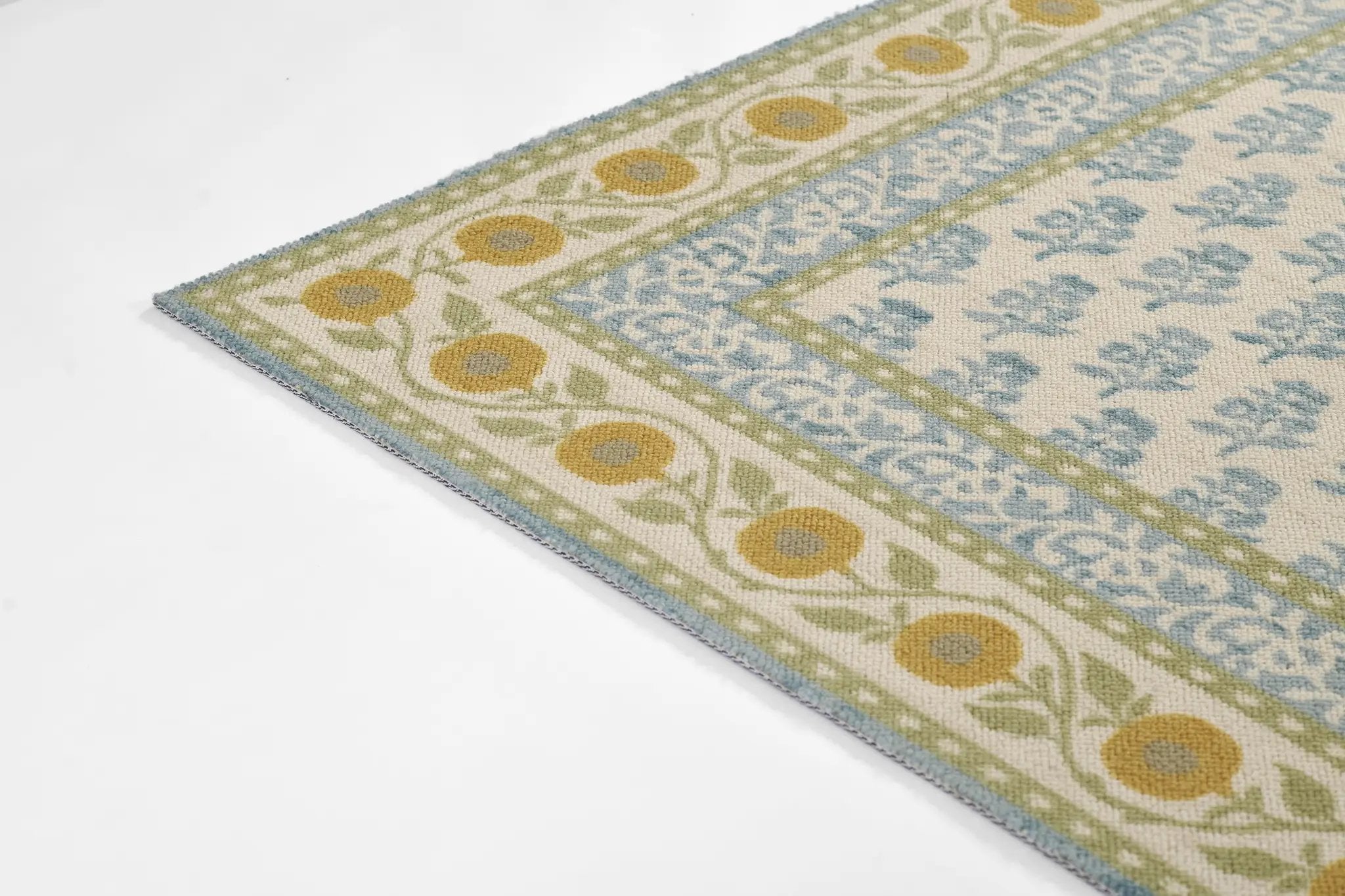 Bibury BIB-2 Multicolor Area Rug by Momeni