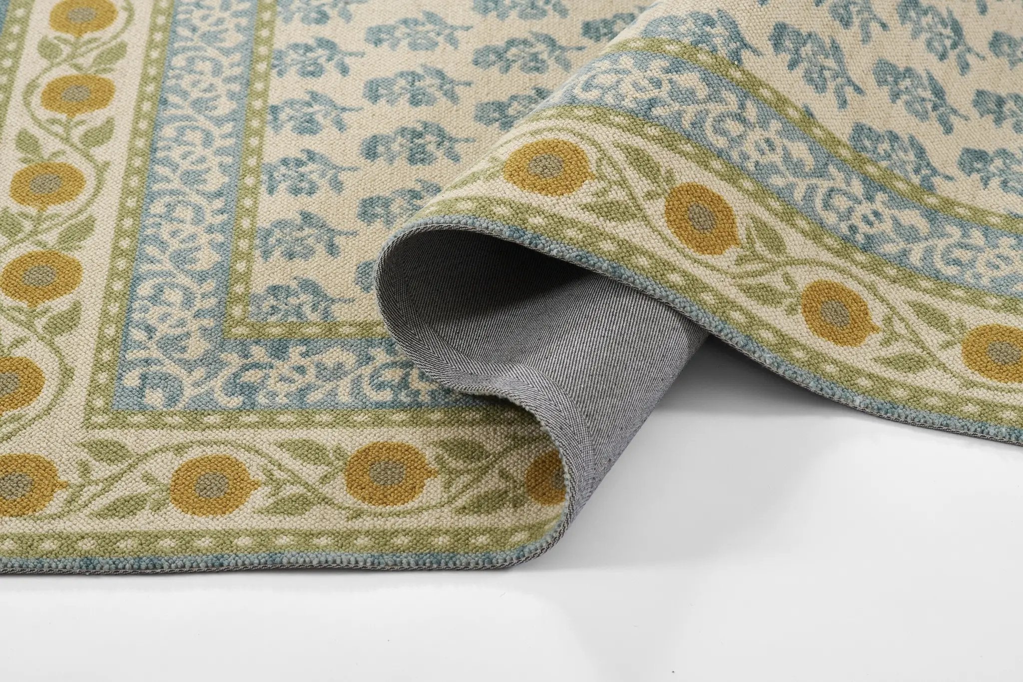 Bibury BIB-2 Multicolor Area Rug by Momeni