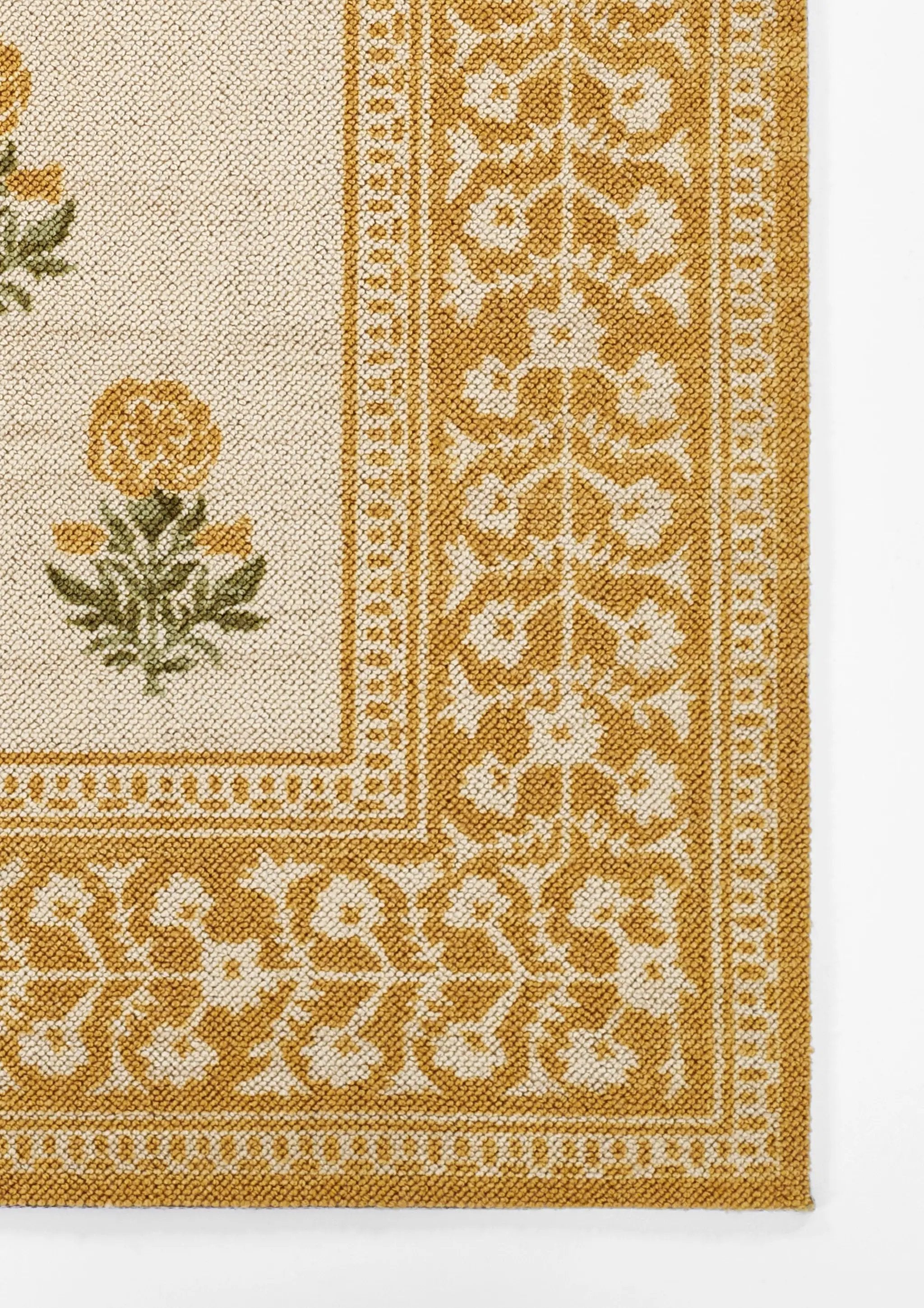 Bibury BIB-4 Gold Area Rug by Momeni