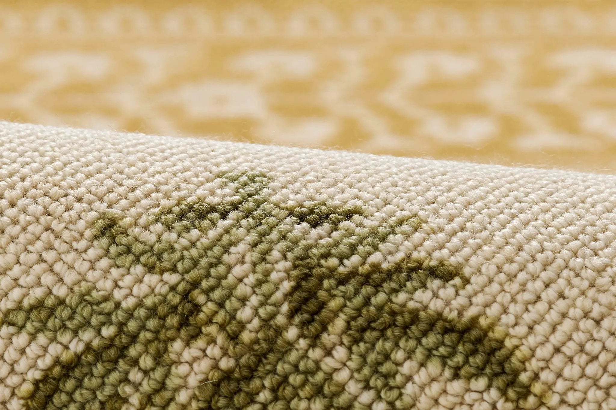 Bibury BIB-4 Gold Area Rug by Momeni