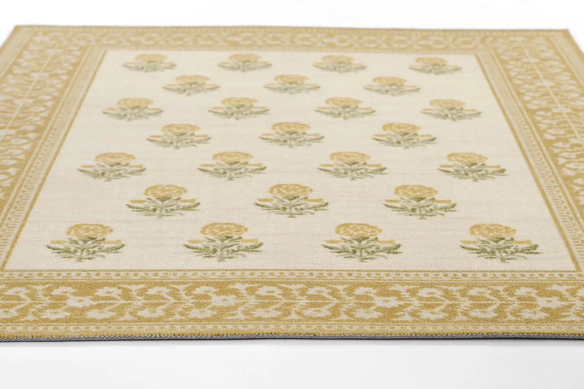 Bibury BIB-4 Gold Area Rug by Momeni