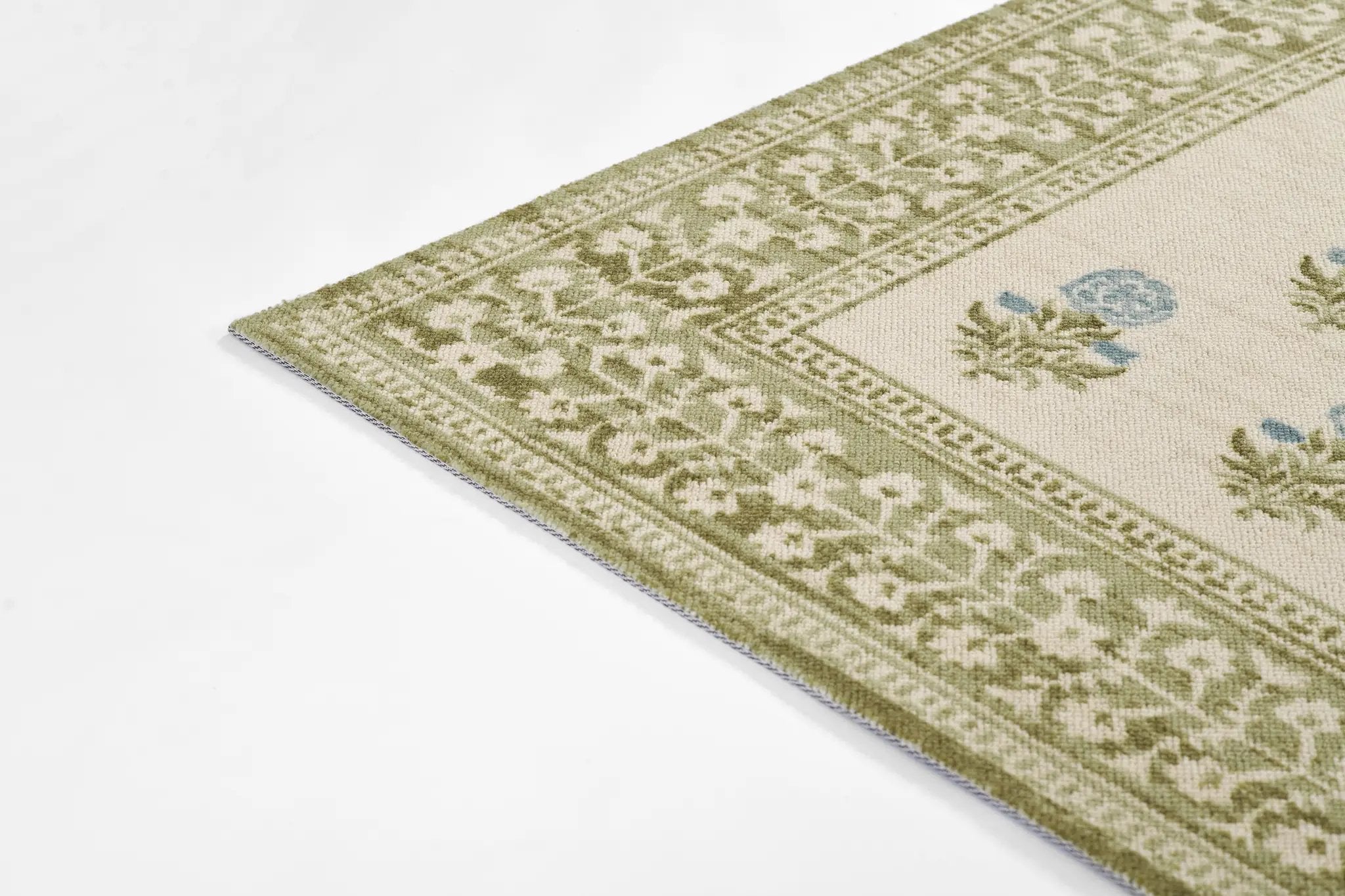 Bibury BIB-4 Green Area Rug by Momeni