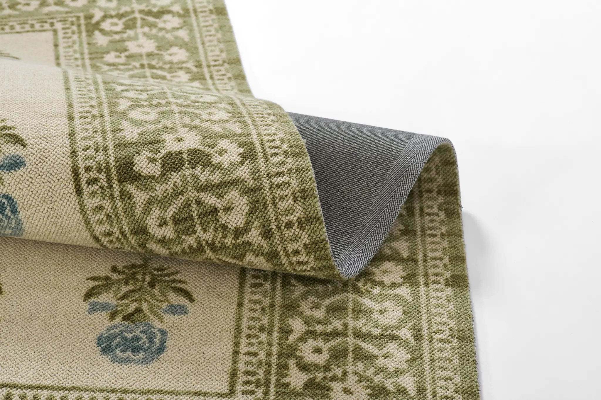 Bibury BIB-4 Green Area Rug by Momeni