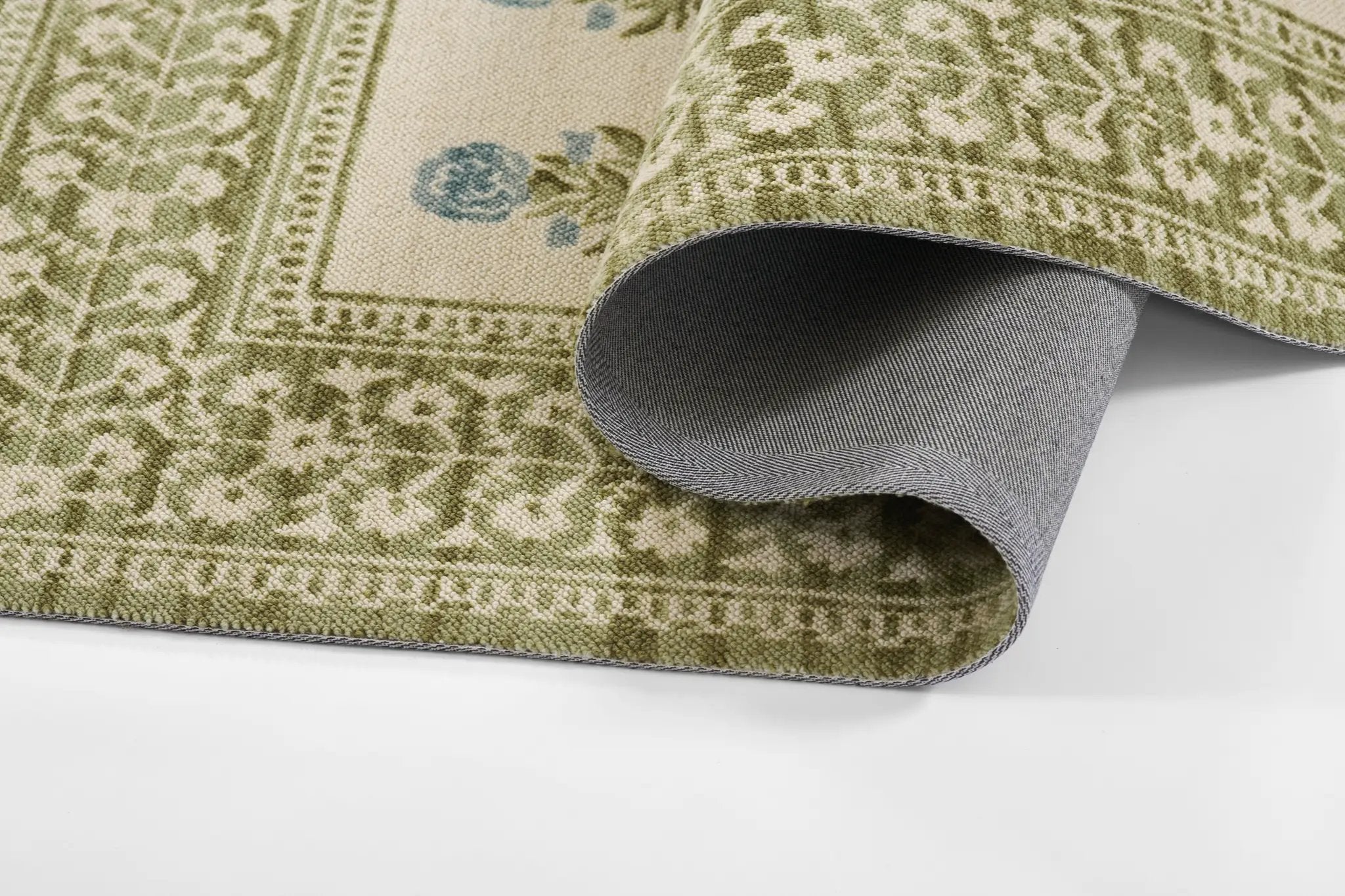 Bibury BIB-4 Green Area Rug by Momeni