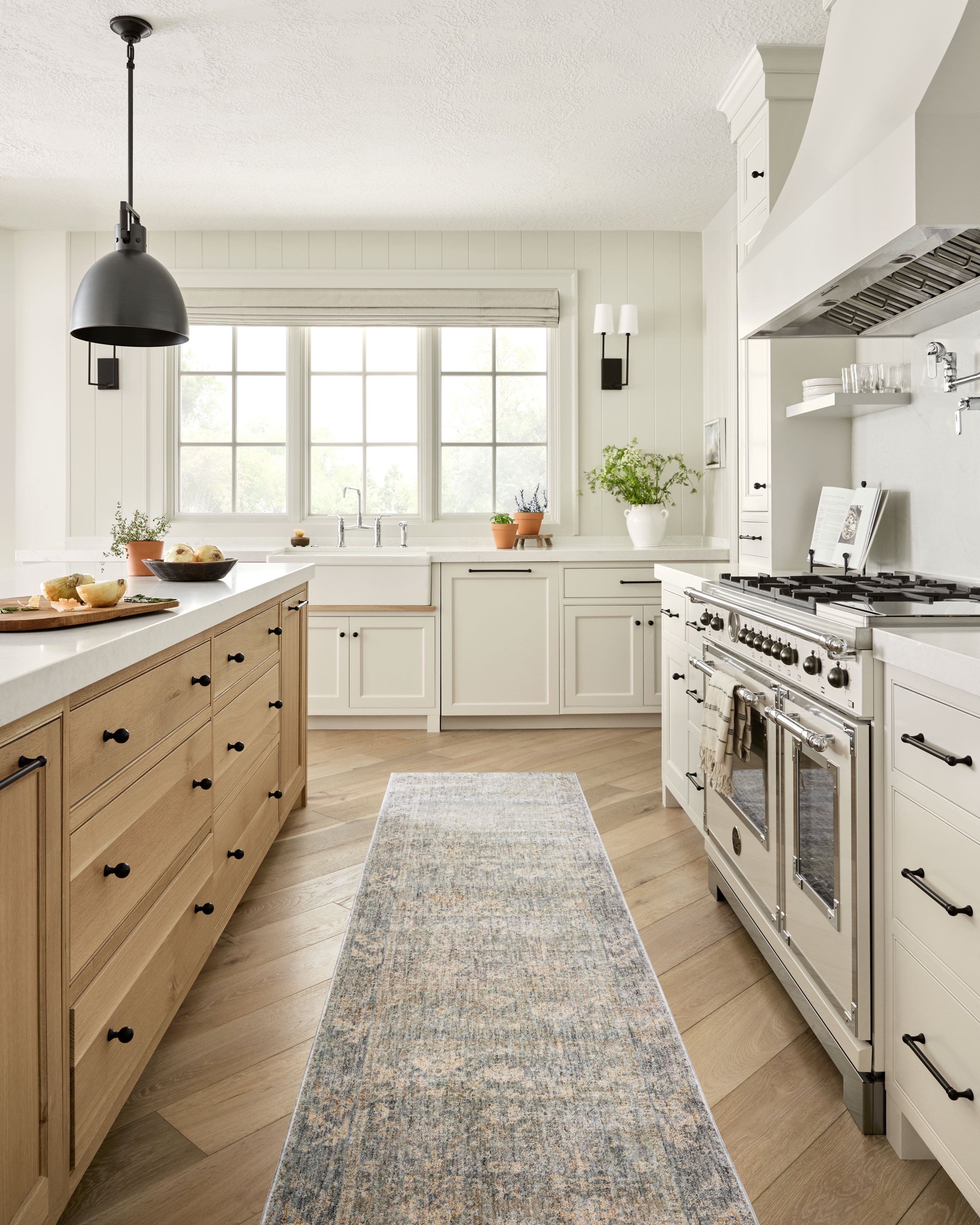 Angela Rose x Loloi Blake BLA-01 Sky / Beige Area Rug