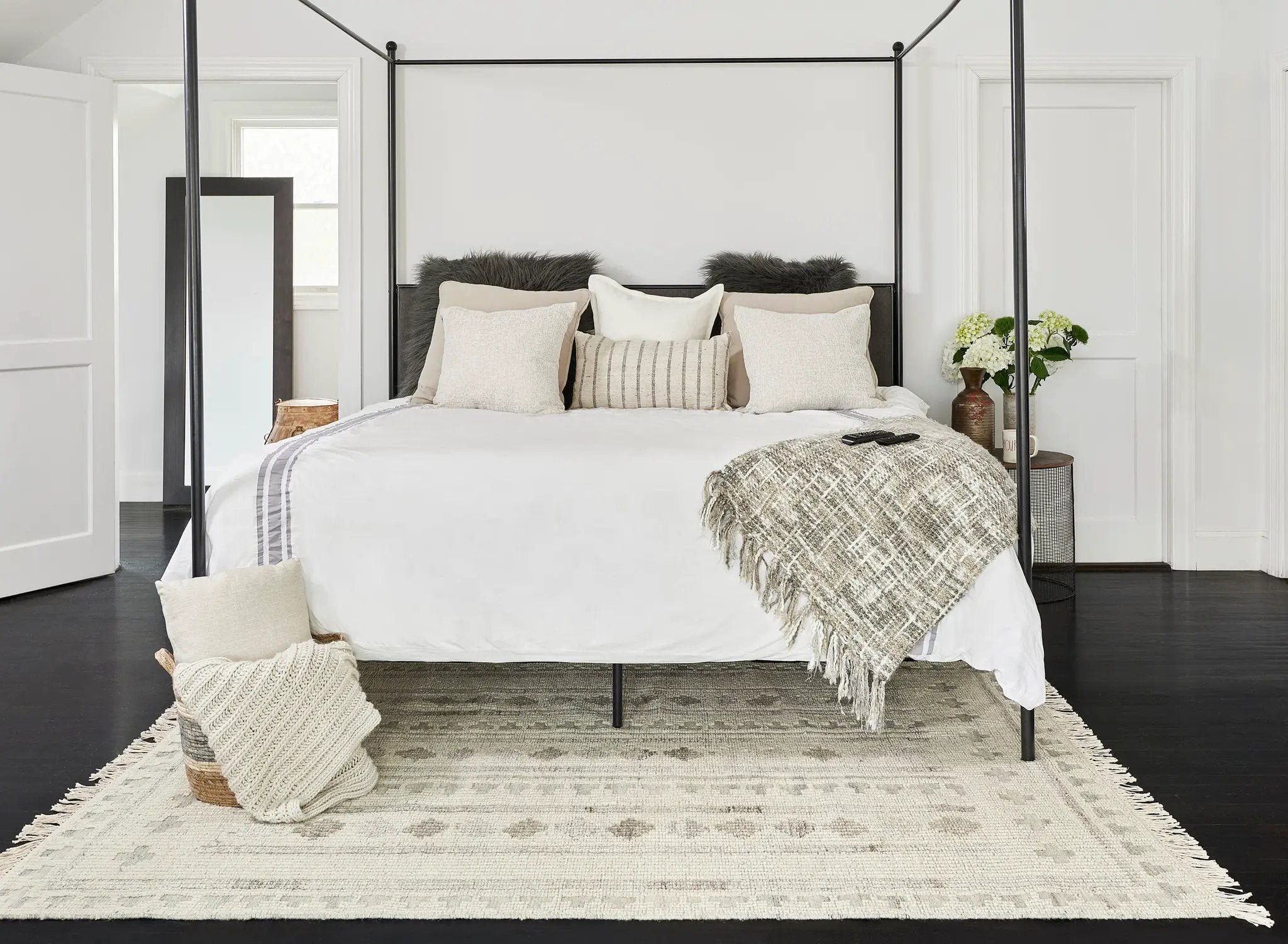 Bristol BRS-4 Ivory Area Rug by Momeni