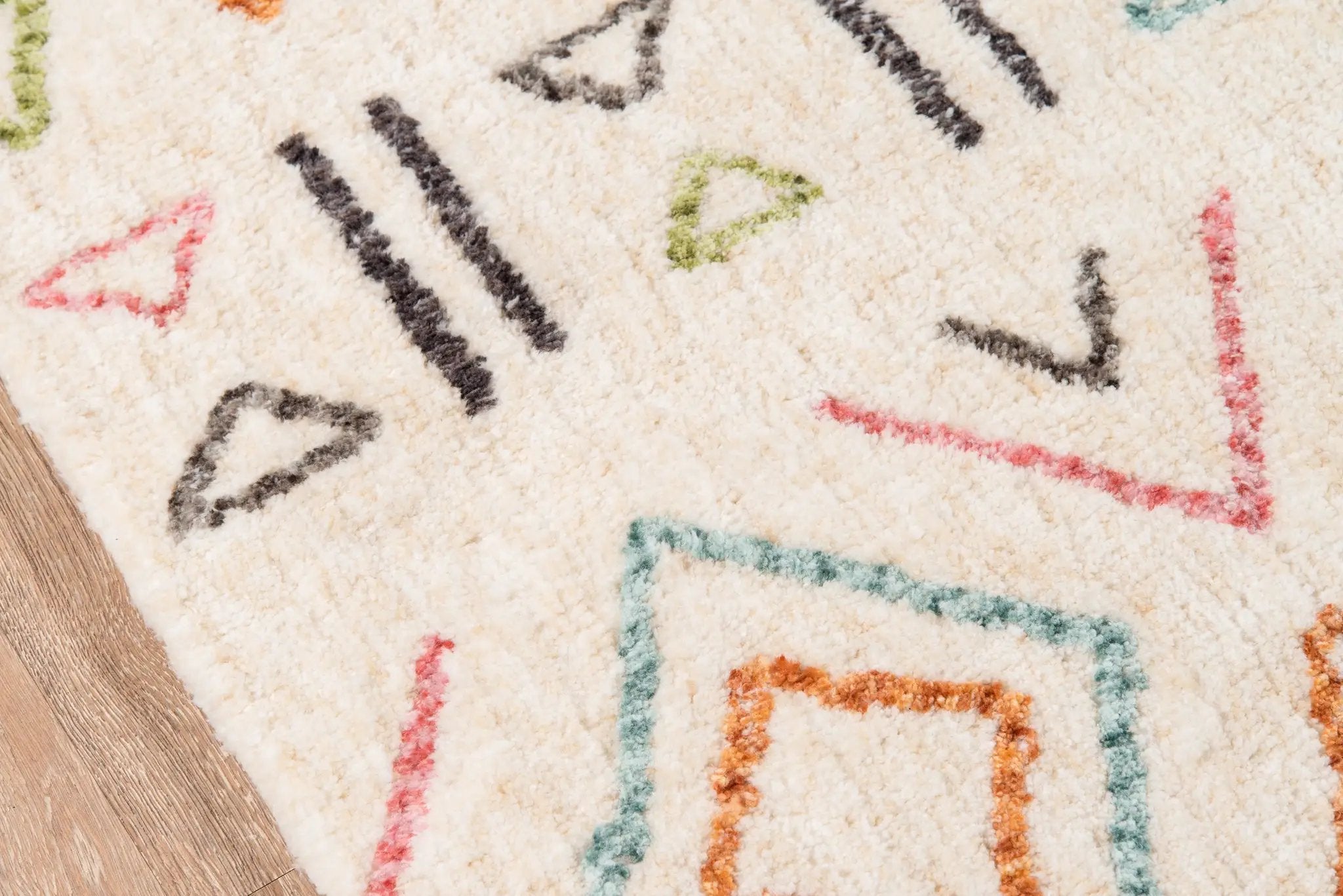Bungalow BUN-8 (Wes) Ivory Area Rug by Novogratz by Momeni
