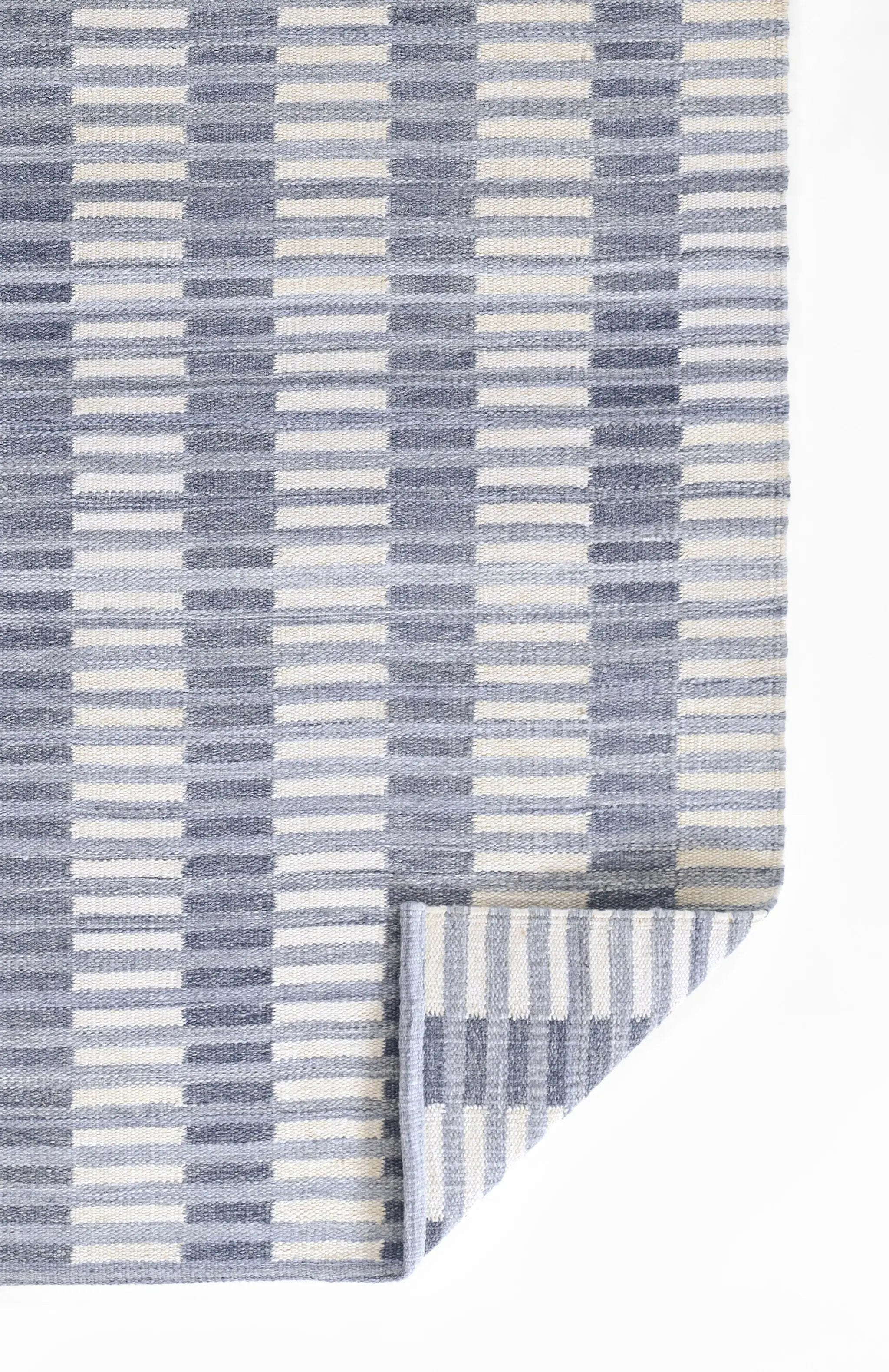 Caicos CAI-2 Blue Area Rug by Momeni
