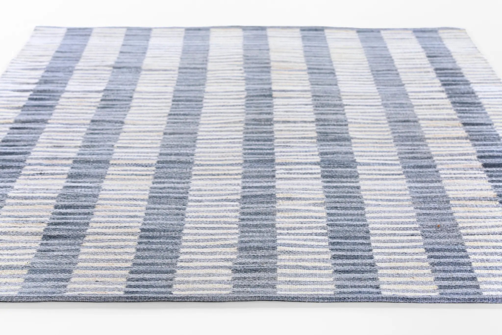 Caicos CAI-2 Blue Area Rug by Momeni