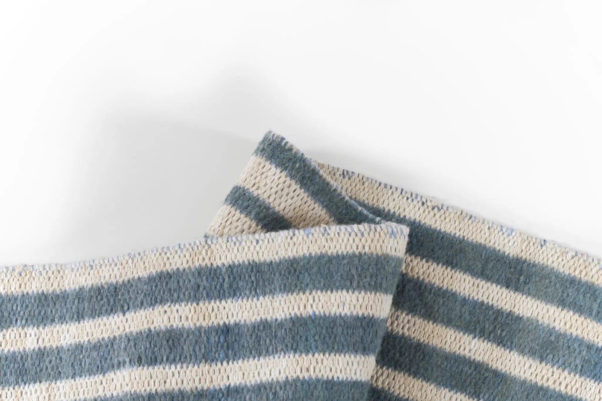 Caicos CAI-4 Blue Area Rug by Momeni