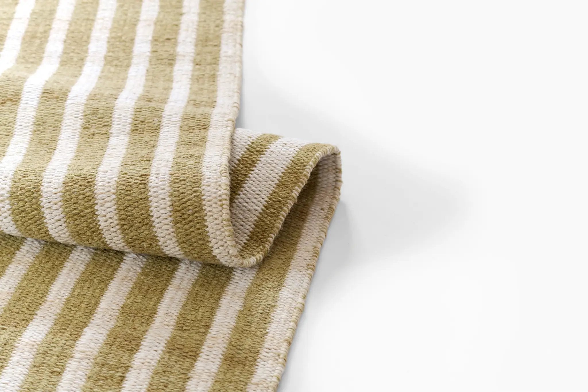 Caicos CAI-4 Green Area Rug by Momeni