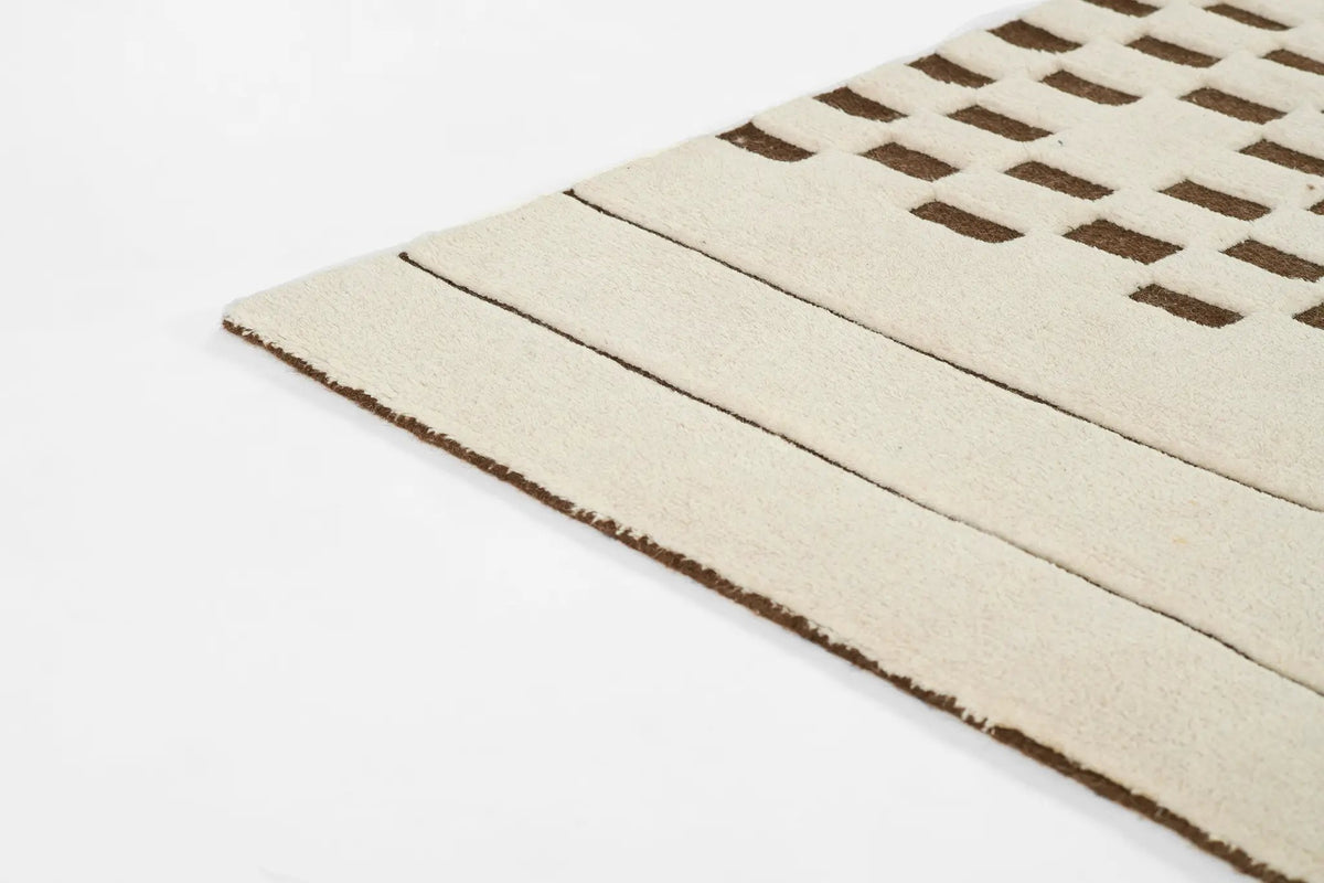 Canyon CYN-3 Brown Area Rug by Momeni
