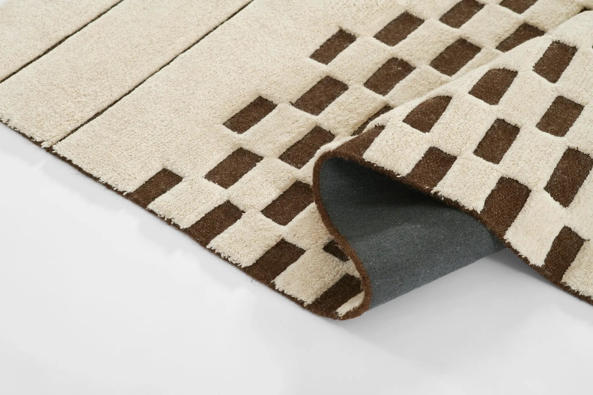 Canyon CYN-3 Brown Area Rug by Momeni