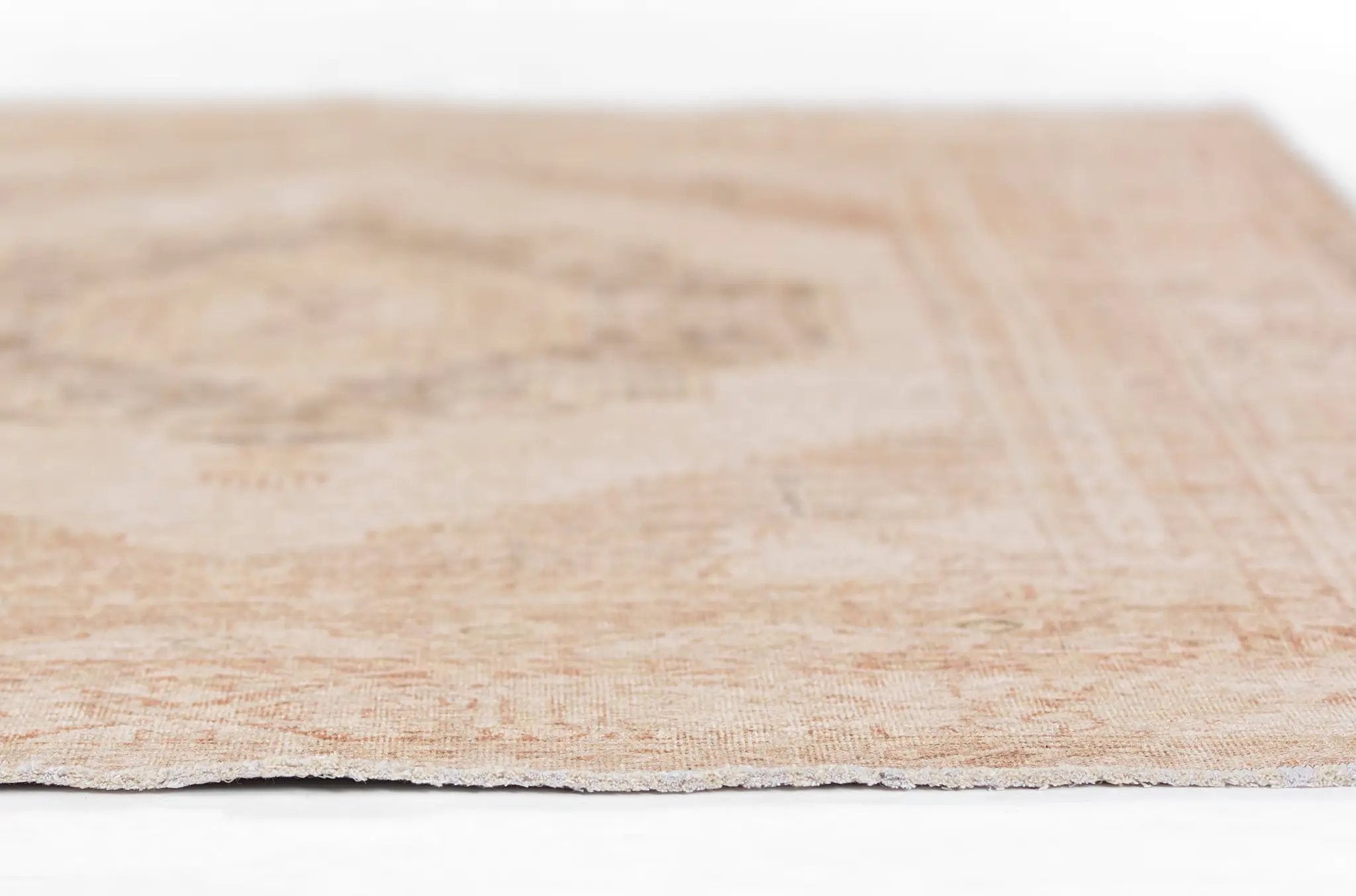 Chandler CHN-9 Beige Area Rug by Momeni