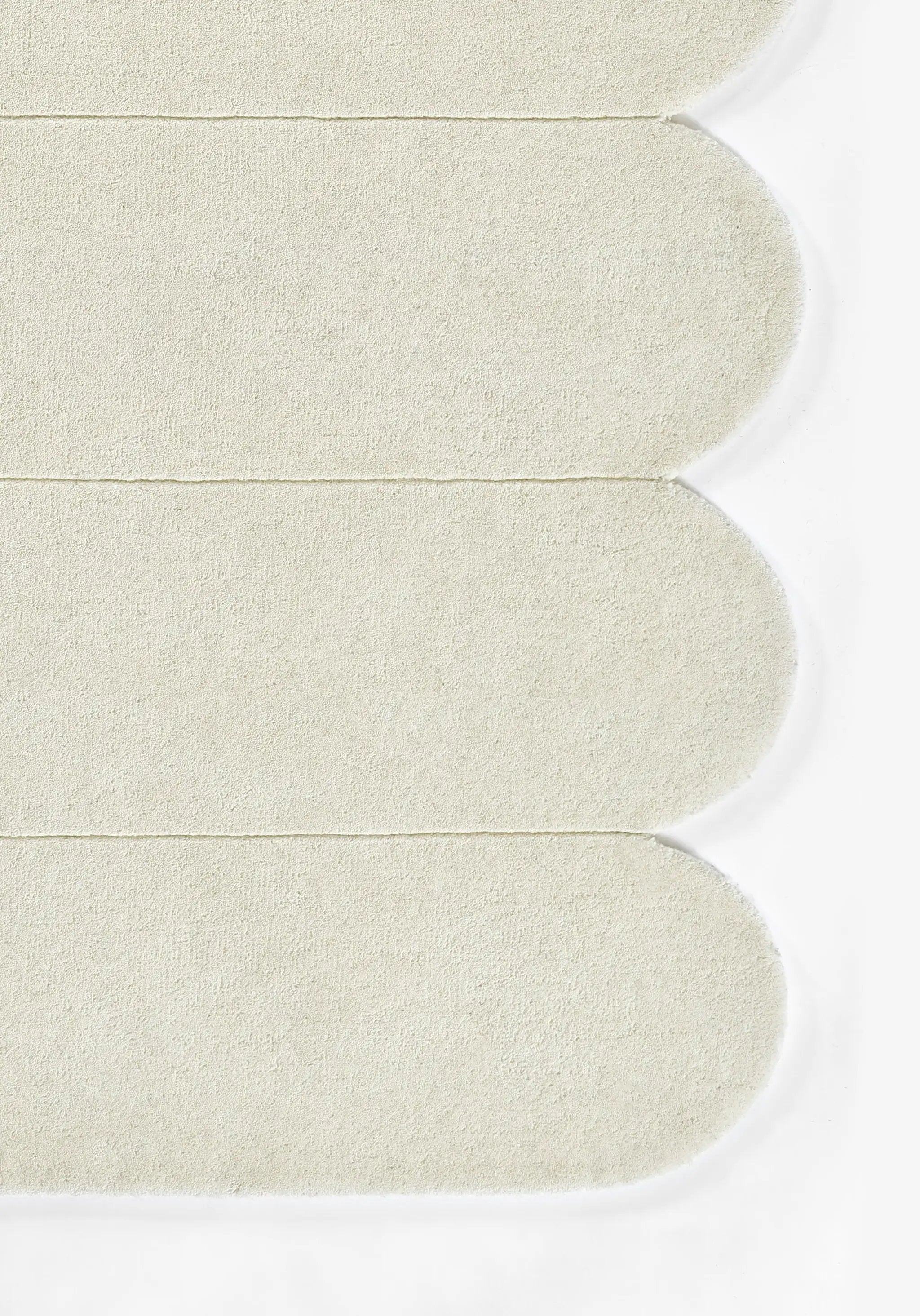 Claude CUD-2 Ivory Area Rug by Momeni