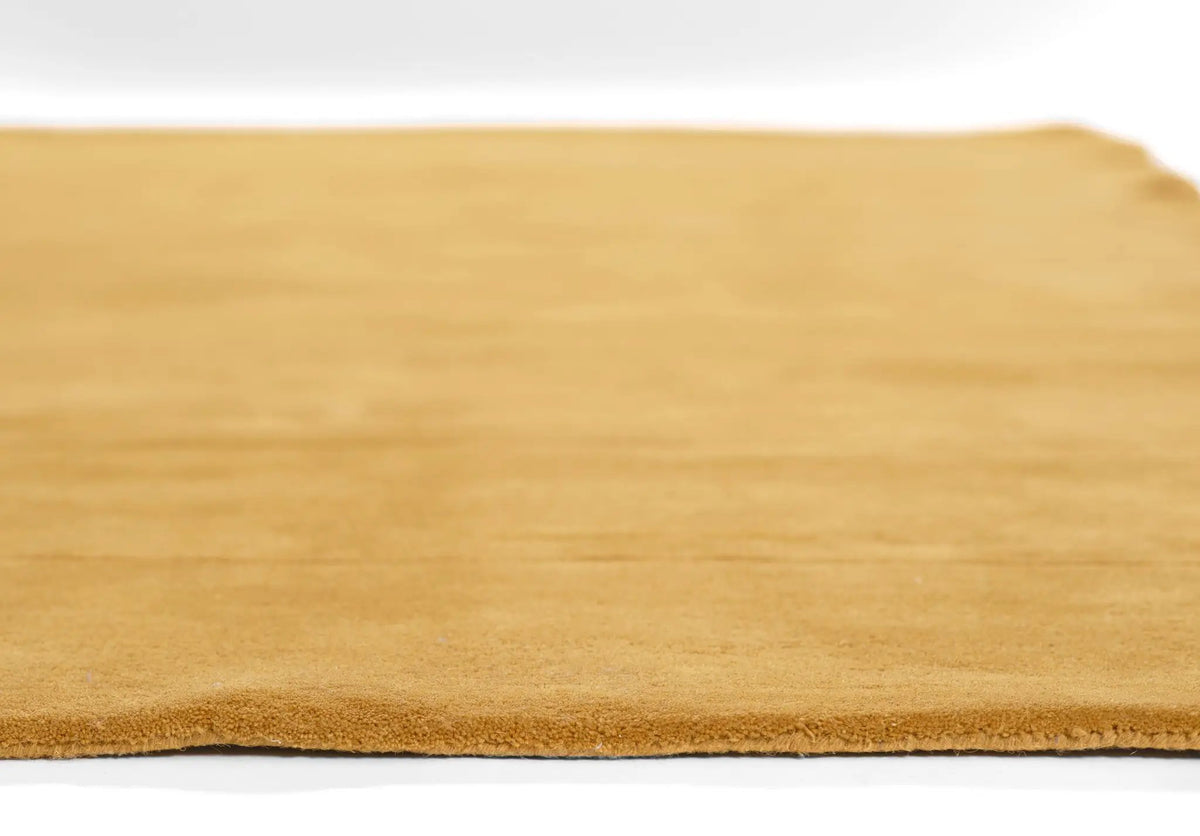 Claude CUD-2 Turmeric Area Rug by Momeni