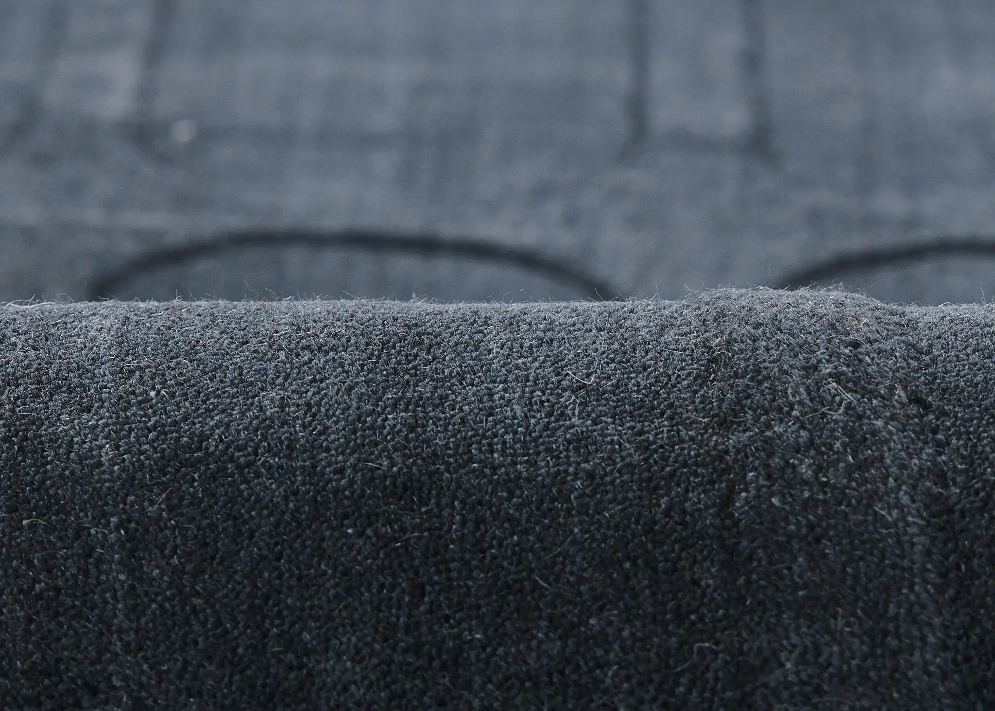Contour CON-2 Navy Area Rug by Momeni