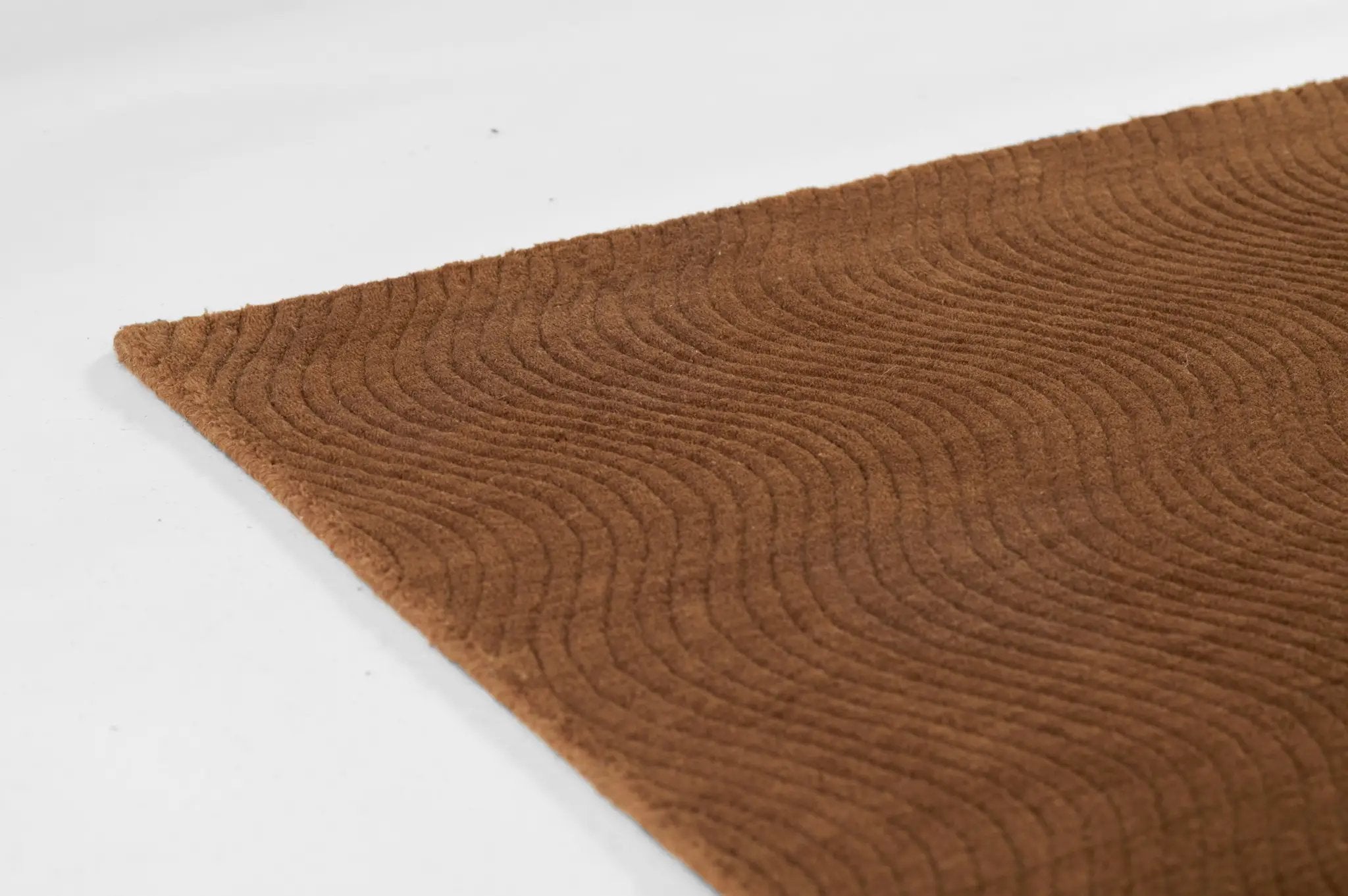 Contour CON-3 Mocha Area Rug by Momeni