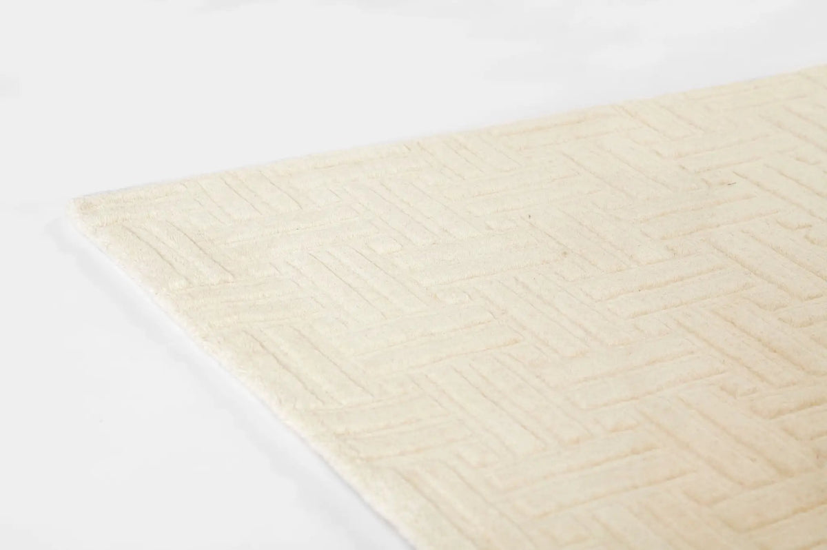 Contour CON-5 Ivory Area Rug by Momeni