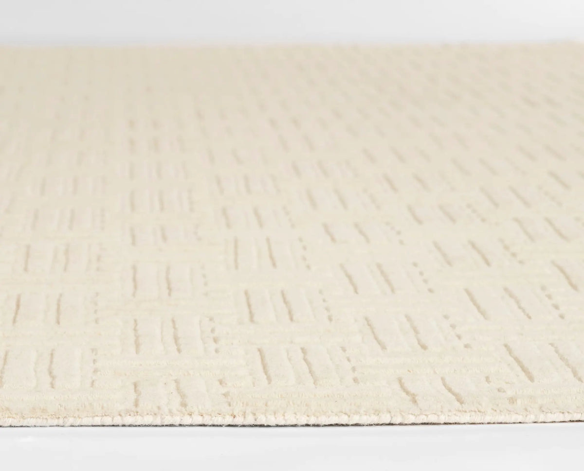 Contour CON-5 Ivory Area Rug by Momeni